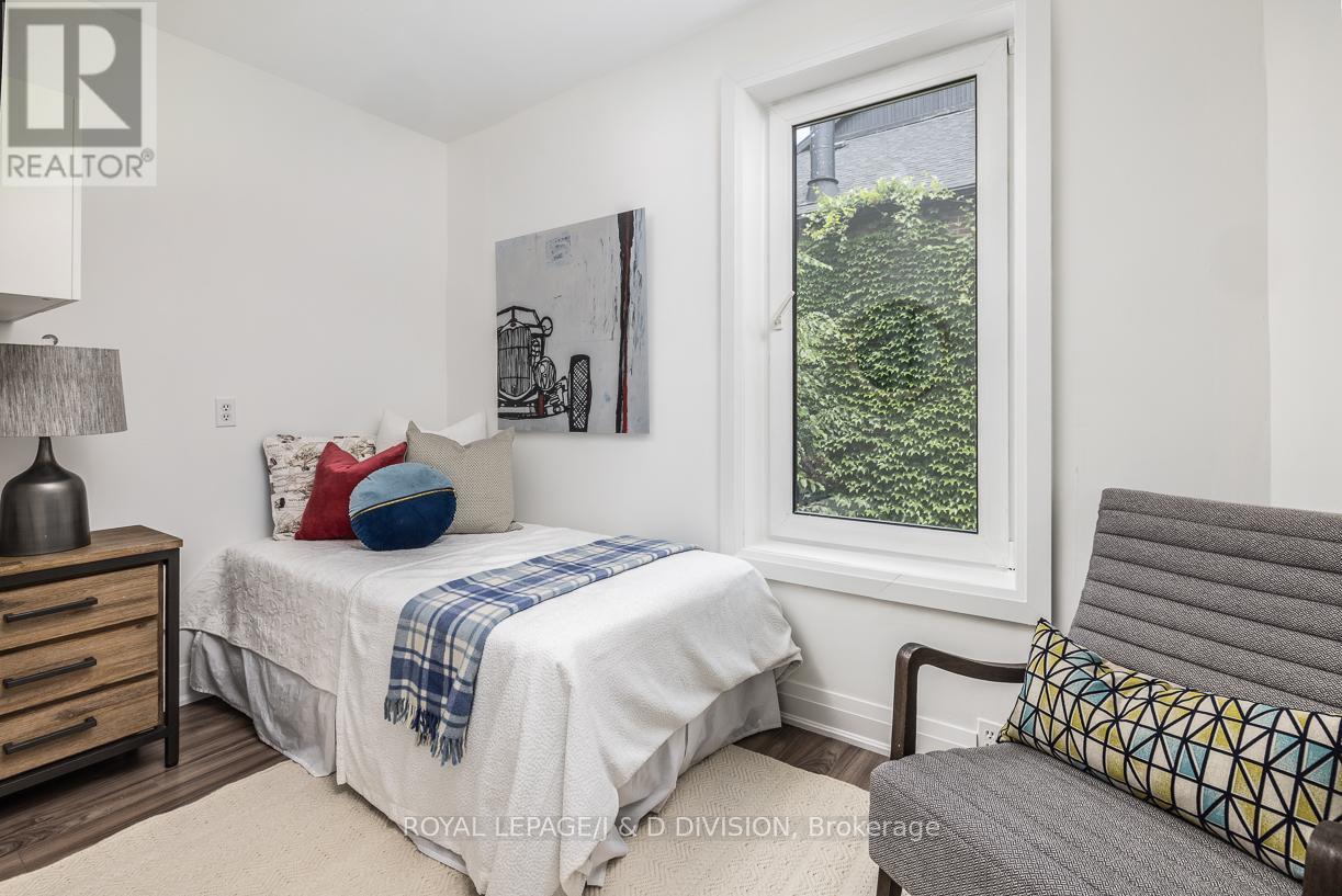 16 Boswell Avenue, Toronto, Ontario  M5R 1M4 - Photo 20 - C12422048