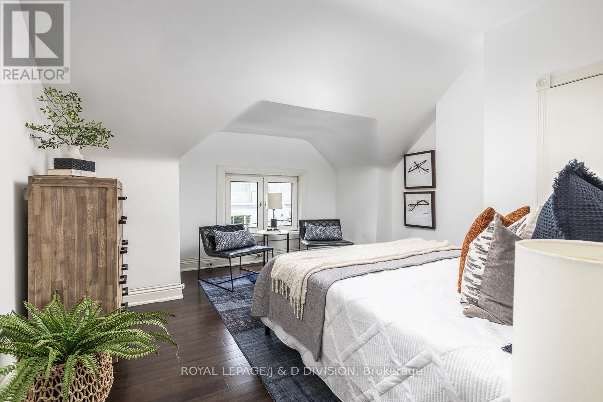 16 Boswell Avenue, Toronto, Ontario  M5R 1M4 - Photo 23 - C12422048