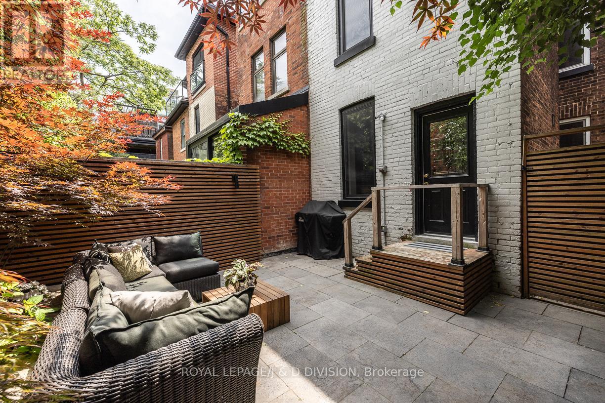 16 Boswell Avenue, Toronto, Ontario  M5R 1M4 - Photo 33 - C12422048