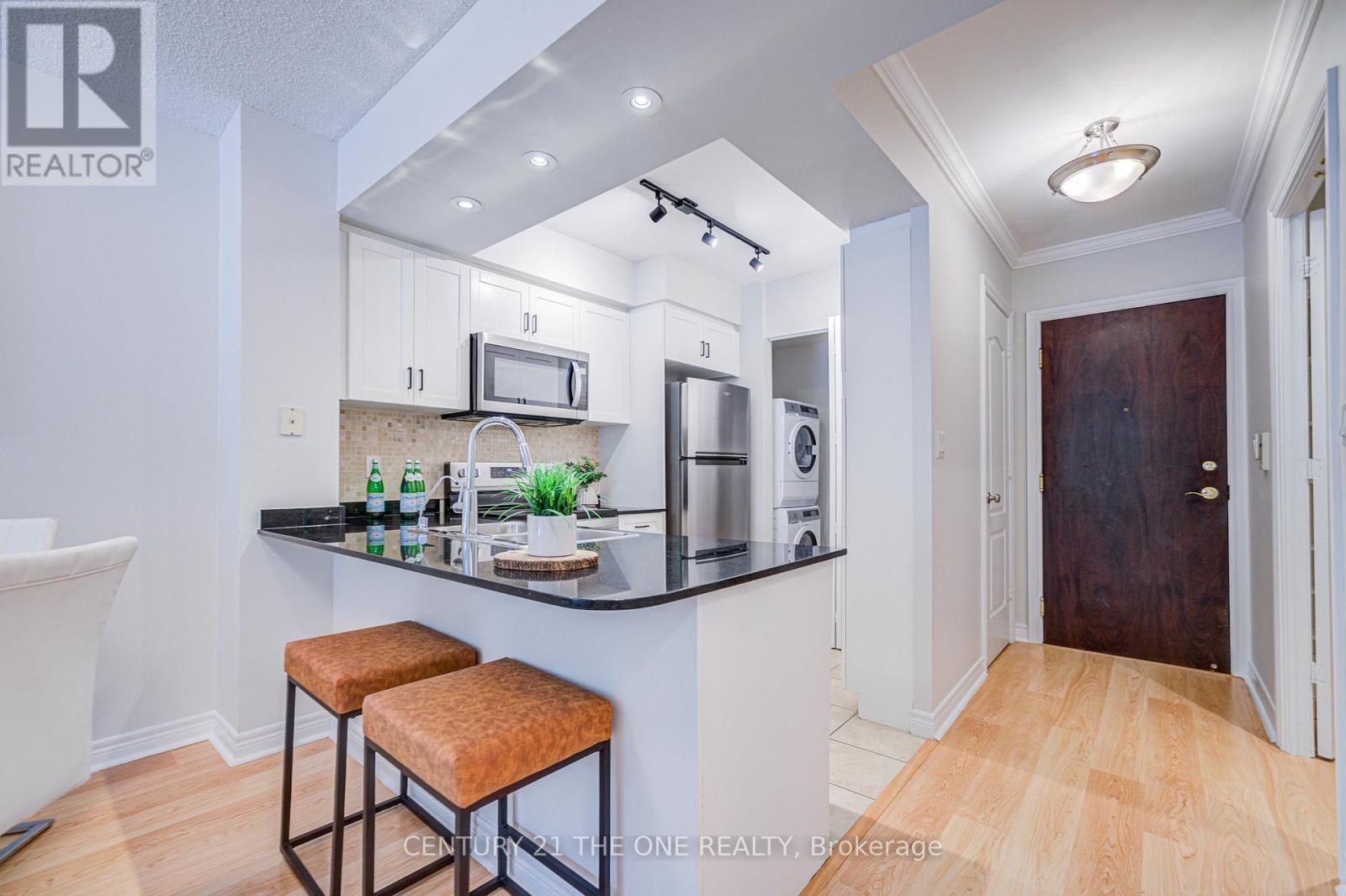 202 - 38 William Carson Crescent, Toronto, Ontario  M2P 2H2 - Photo 9 - C12422080