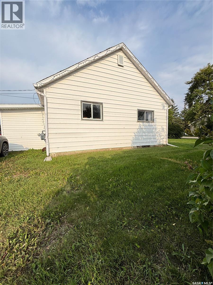 105 Main Street, Meota, Saskatchewan  S0M 1X0 - Photo 3 - SK019088