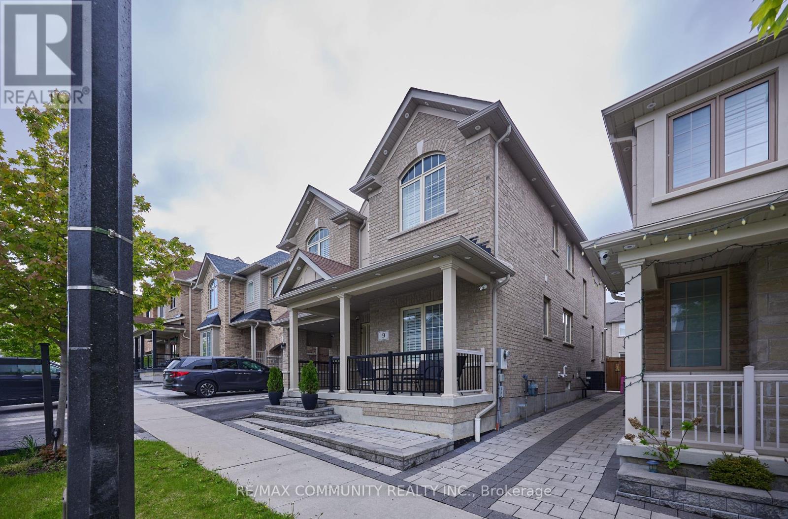 9 Ainley Road, Ajax, Ontario  L1Z 0S4 - Photo 2 - E12421989