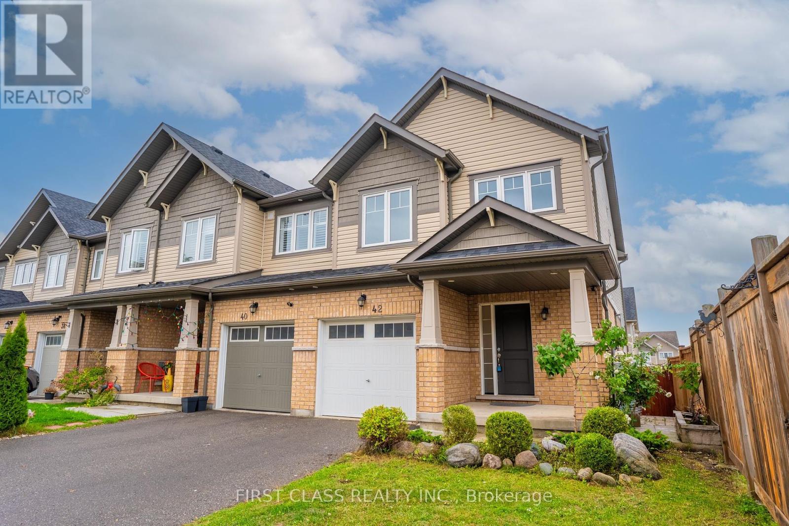42 Great Gabe Crescent, Oshawa, Ontario  L1L 0C1 - Photo 2 - E12422012