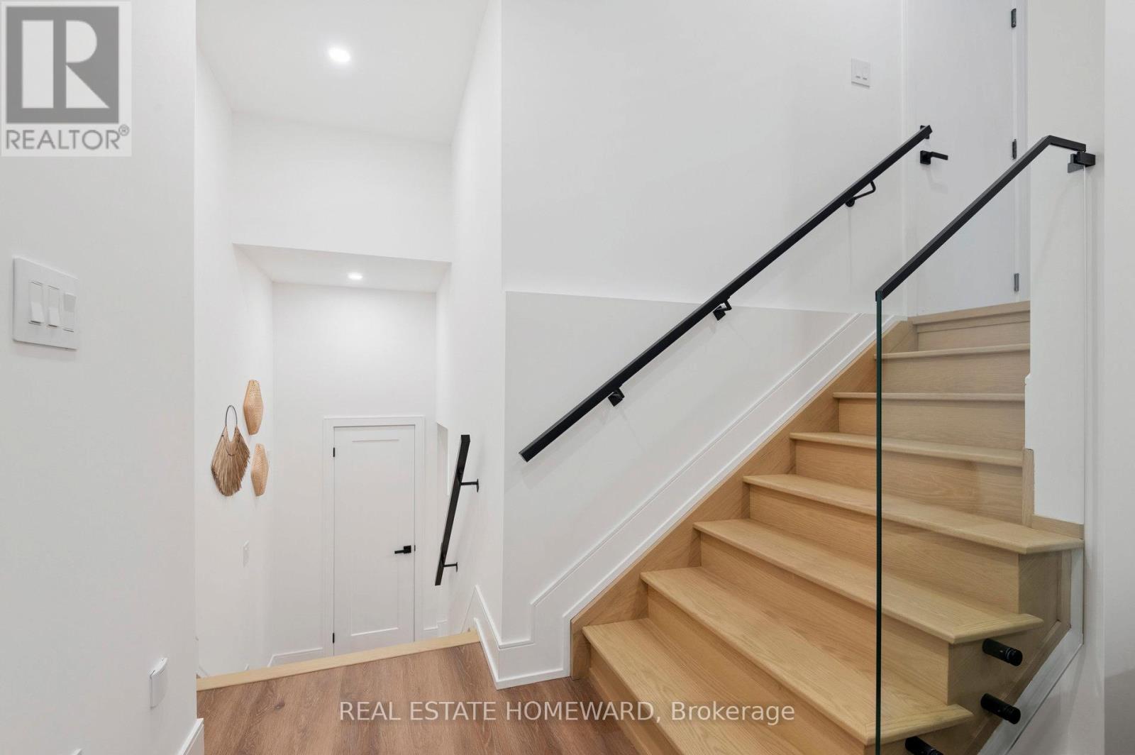 32 Westlake Crescent, Toronto (Woodbine-Lumsden), Ontario  M4C 2X2 - Photo 30 - E12422030