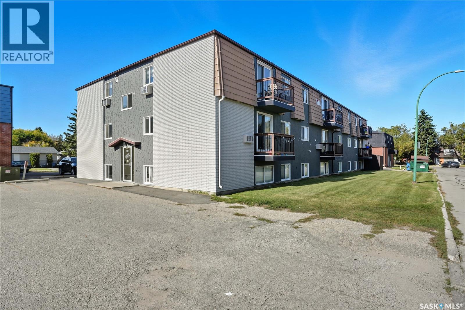 5 116 Acadia Court, Saskatoon, Saskatchewan  S7H 4T7 - Photo 1 - SK018948