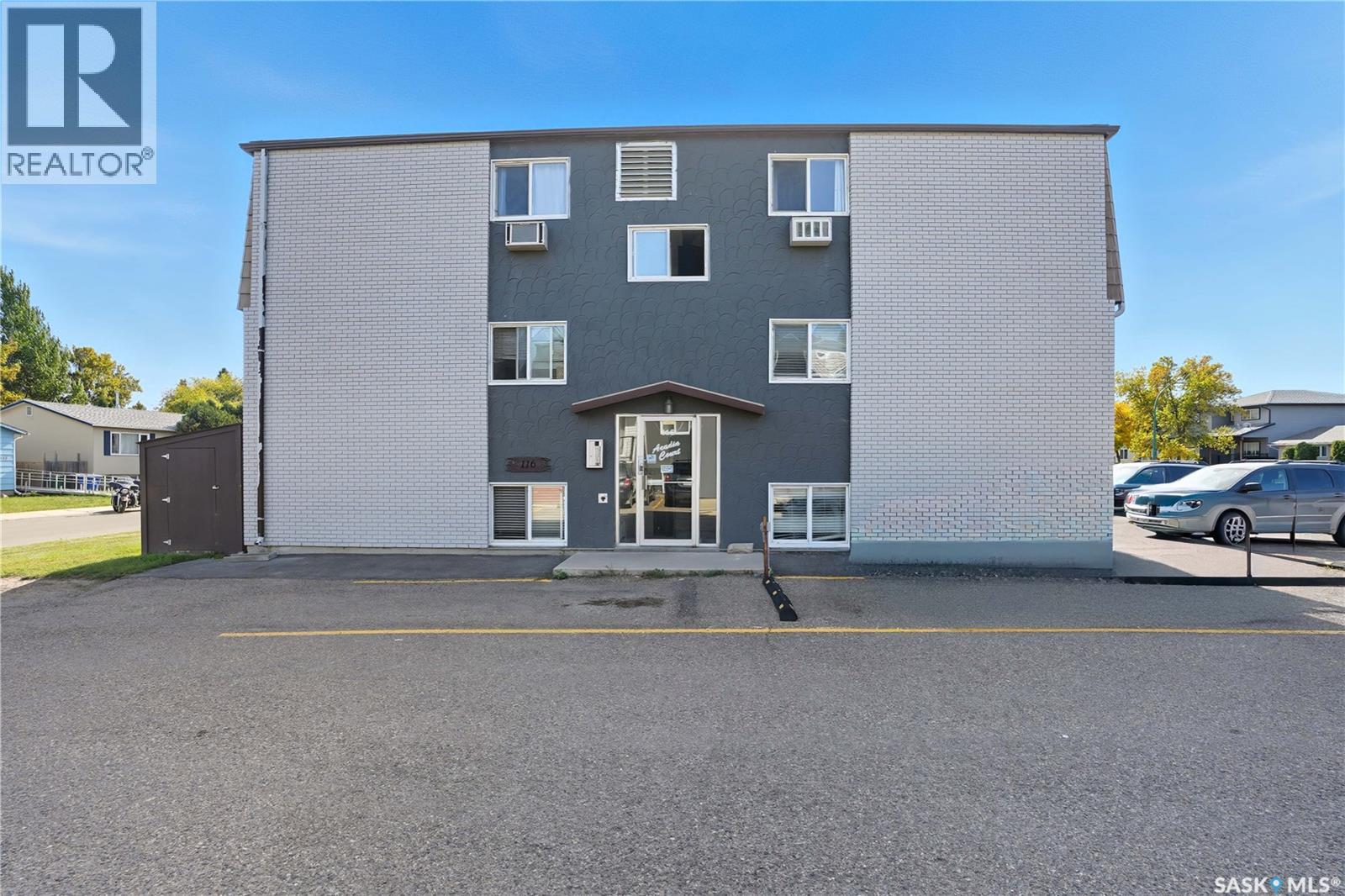 5 116 Acadia Court, Saskatoon, Saskatchewan  S7H 4T7 - Photo 2 - SK018948