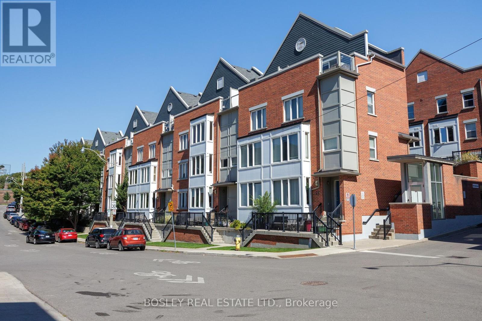 2 - 4 FRANCES LORING LANE, Toronto, Ontario