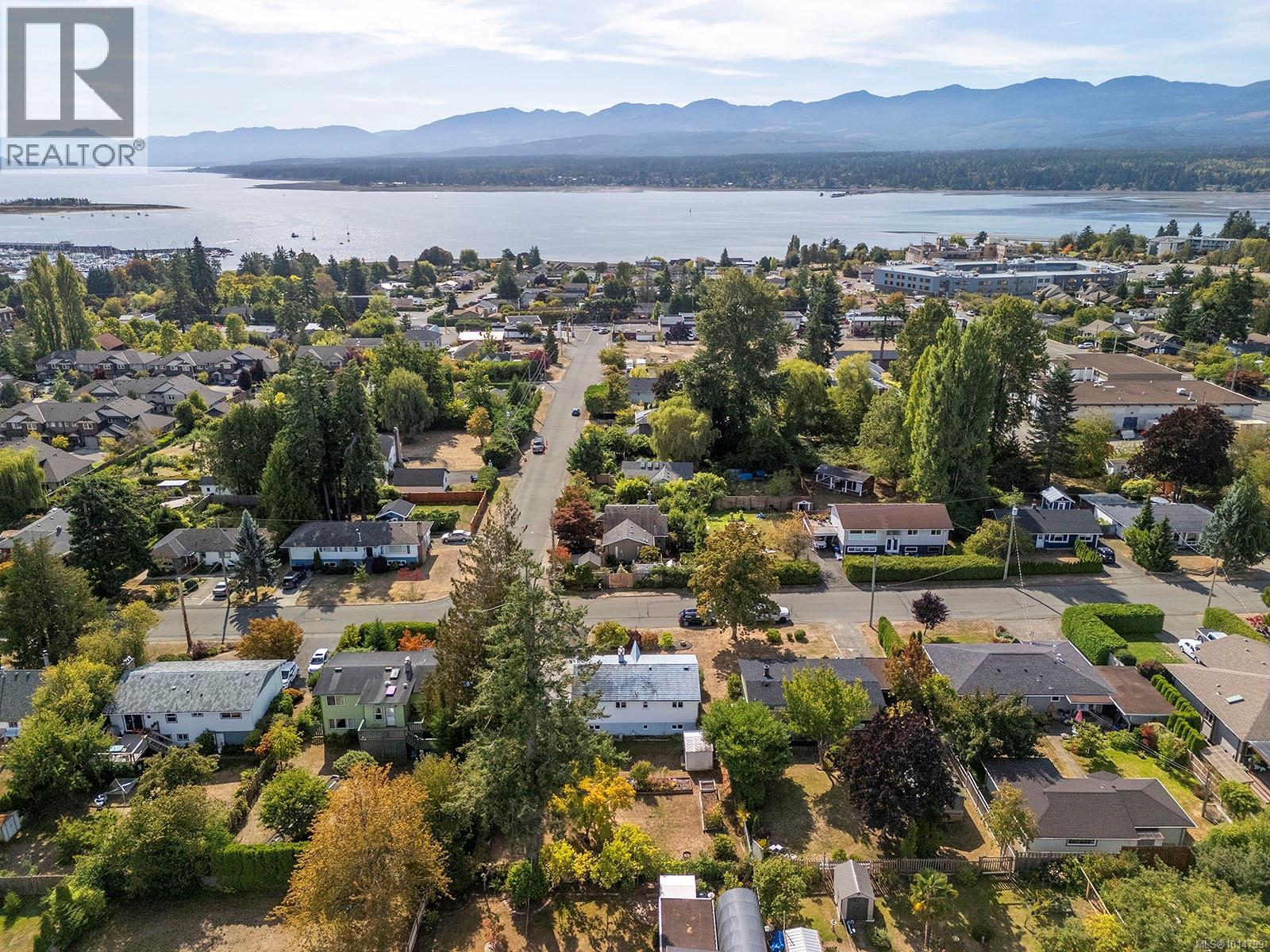 2062 Cooke Ave, Comox, British Columbia  V9M 1Y6 - Photo 2 - 1014799
