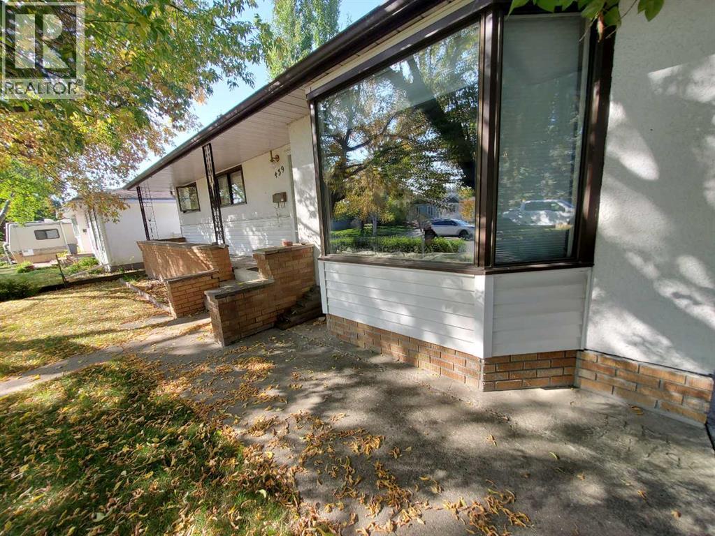 439 Arlington Drive Se, Calgary, Alberta  T2H 1S4 - Photo 4 - A2250921