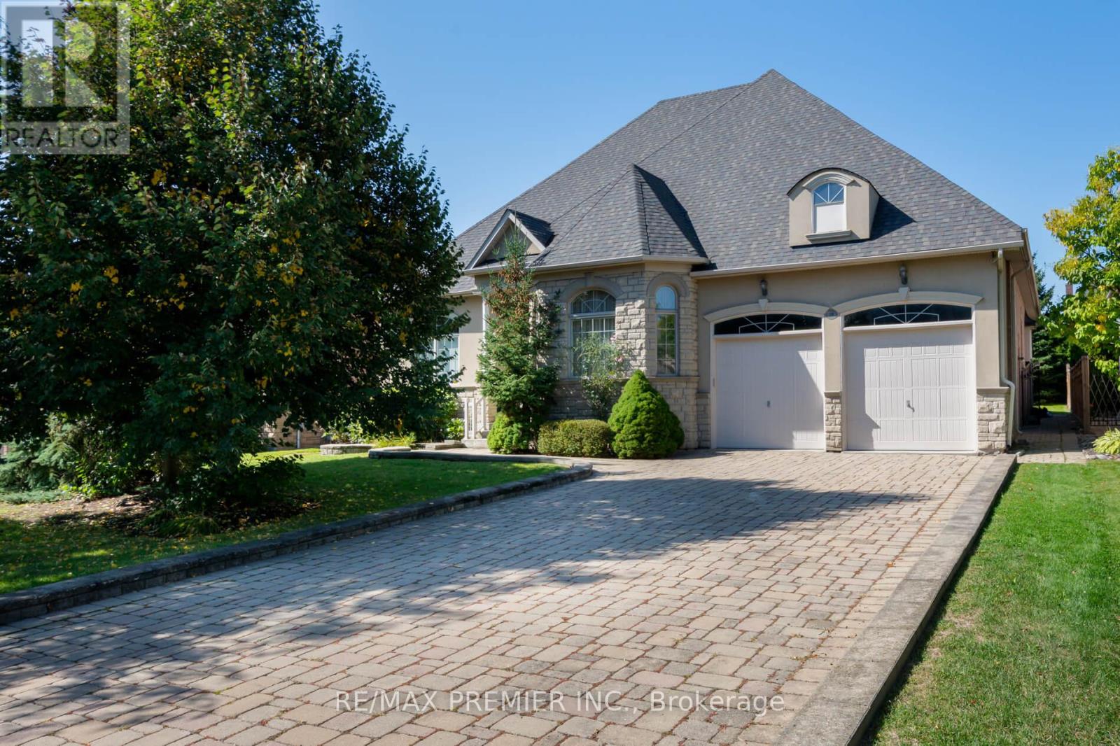28 Timberwood Drive, Vaughan, Ontario  L0J 1C0 - Photo 2 - N12422051