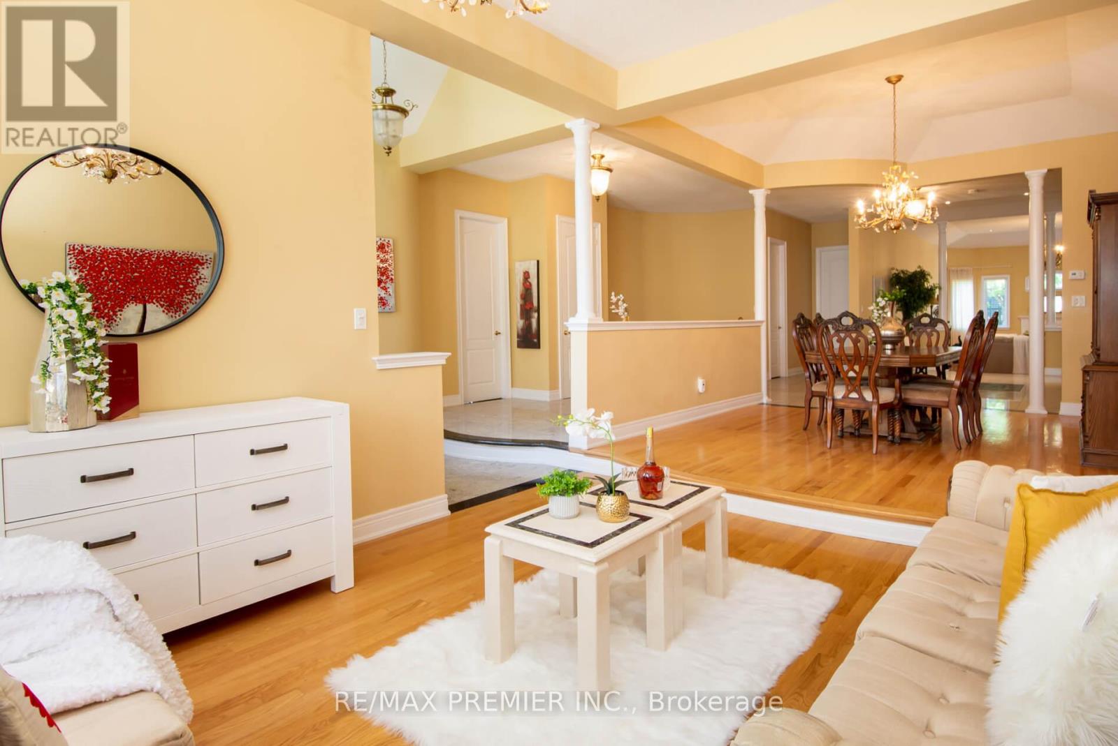 28 Timberwood Drive, Vaughan, Ontario  L0J 1C0 - Photo 7 - N12422051