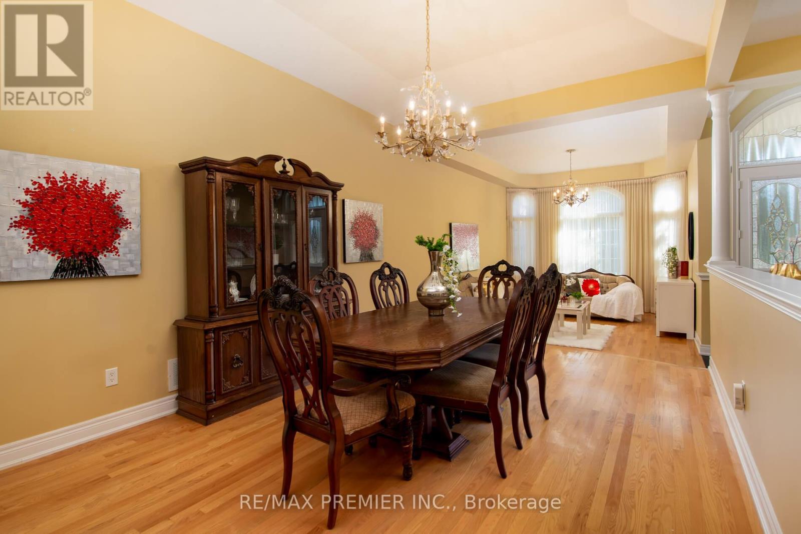 28 Timberwood Drive, Vaughan, Ontario  L0J 1C0 - Photo 9 - N12422051