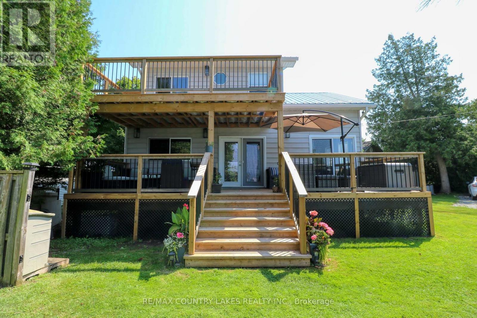 104 The Steps Road, Ramara, Ontario  L0K 1B0 - Photo 4 - S12421979