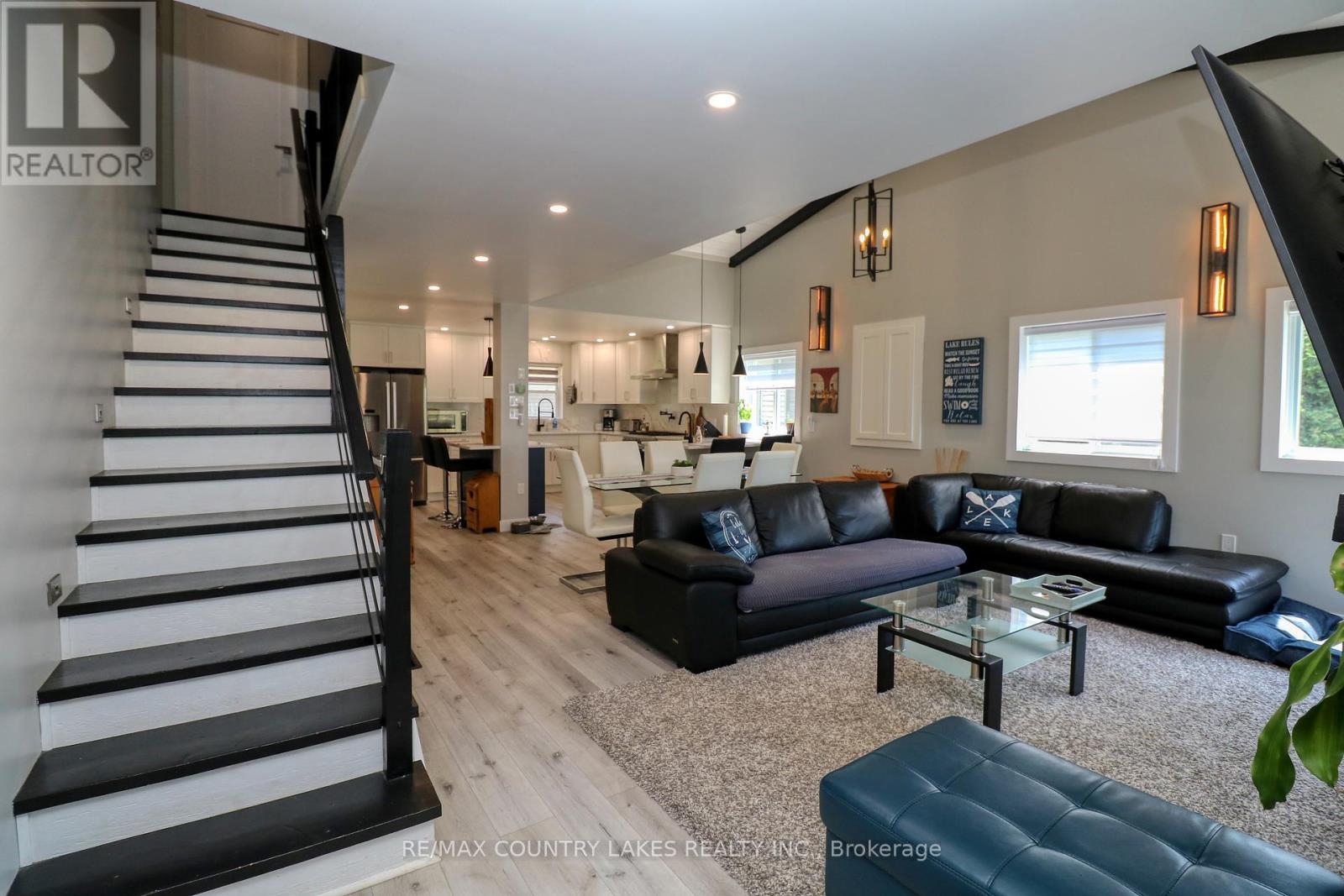 104 The Steps Road, Ramara, Ontario  L0K 1B0 - Photo 6 - S12421979