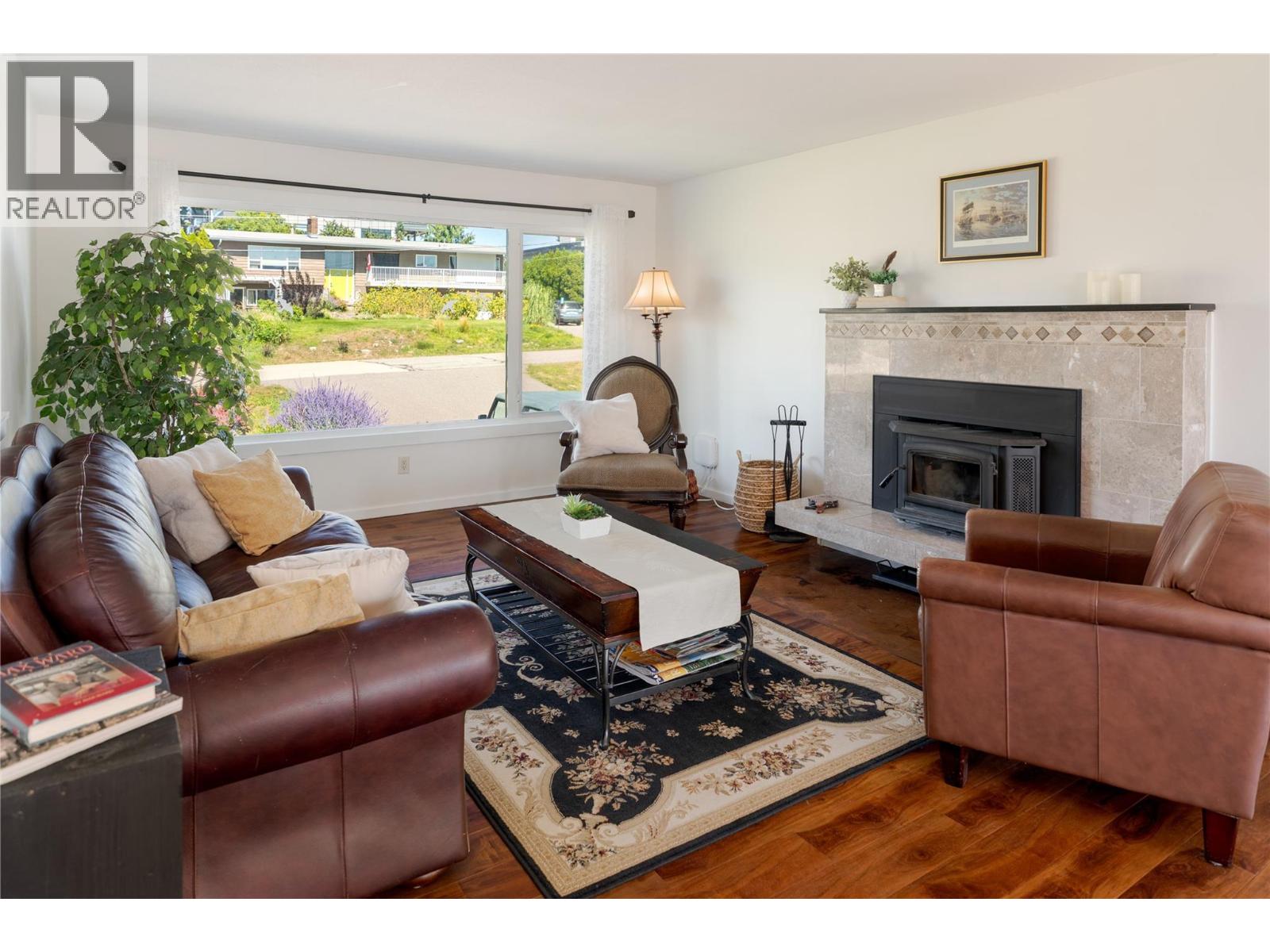 833 HAWTHORNE Road West Kelowna Photo 2