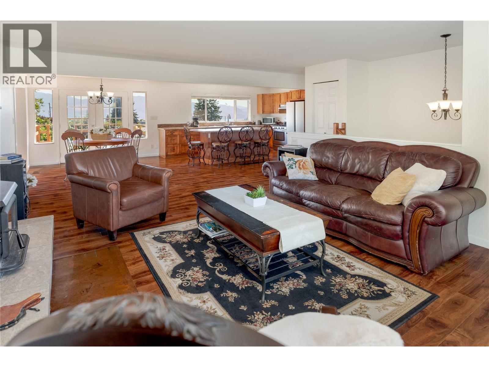 833 HAWTHORNE Road West Kelowna Photo 3