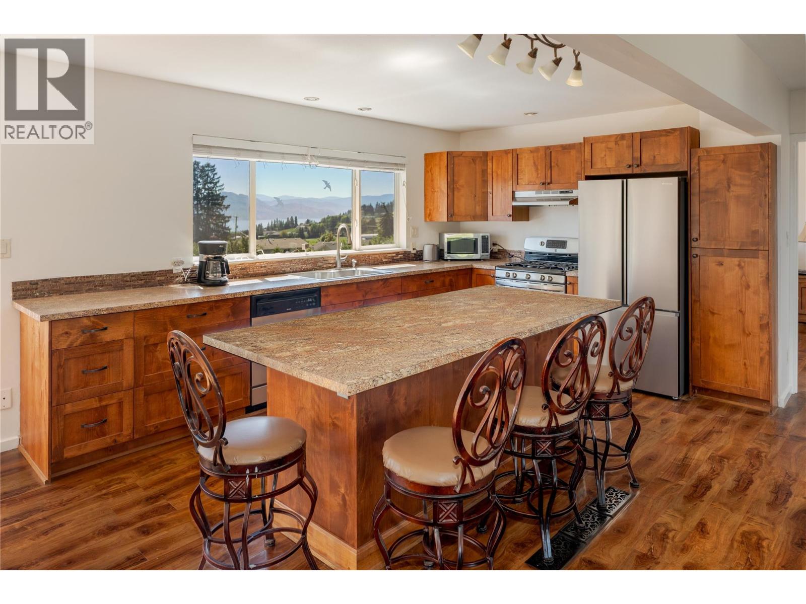 833 HAWTHORNE Road West Kelowna Photo 4