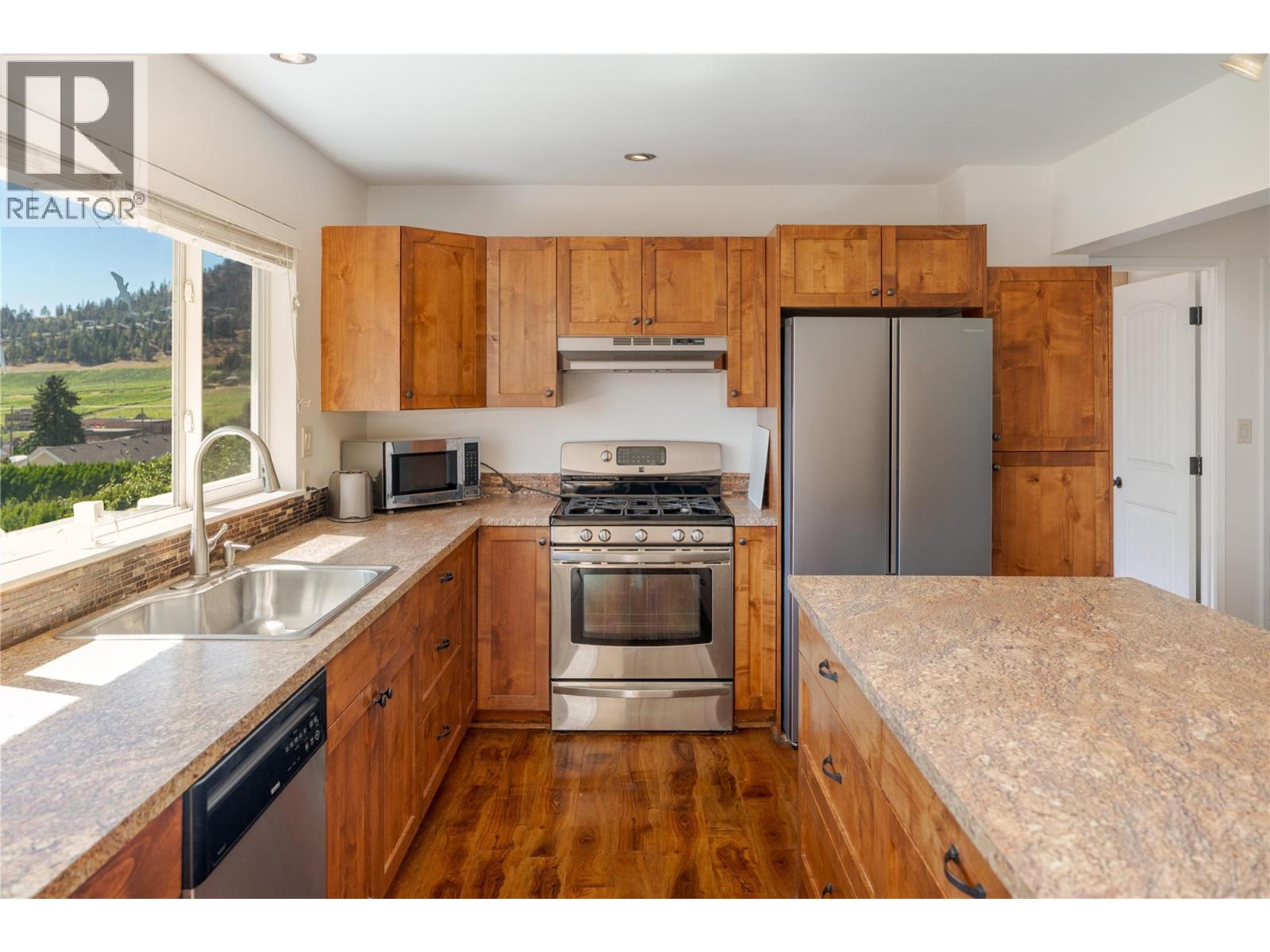 833 HAWTHORNE Road West Kelowna Photo 5