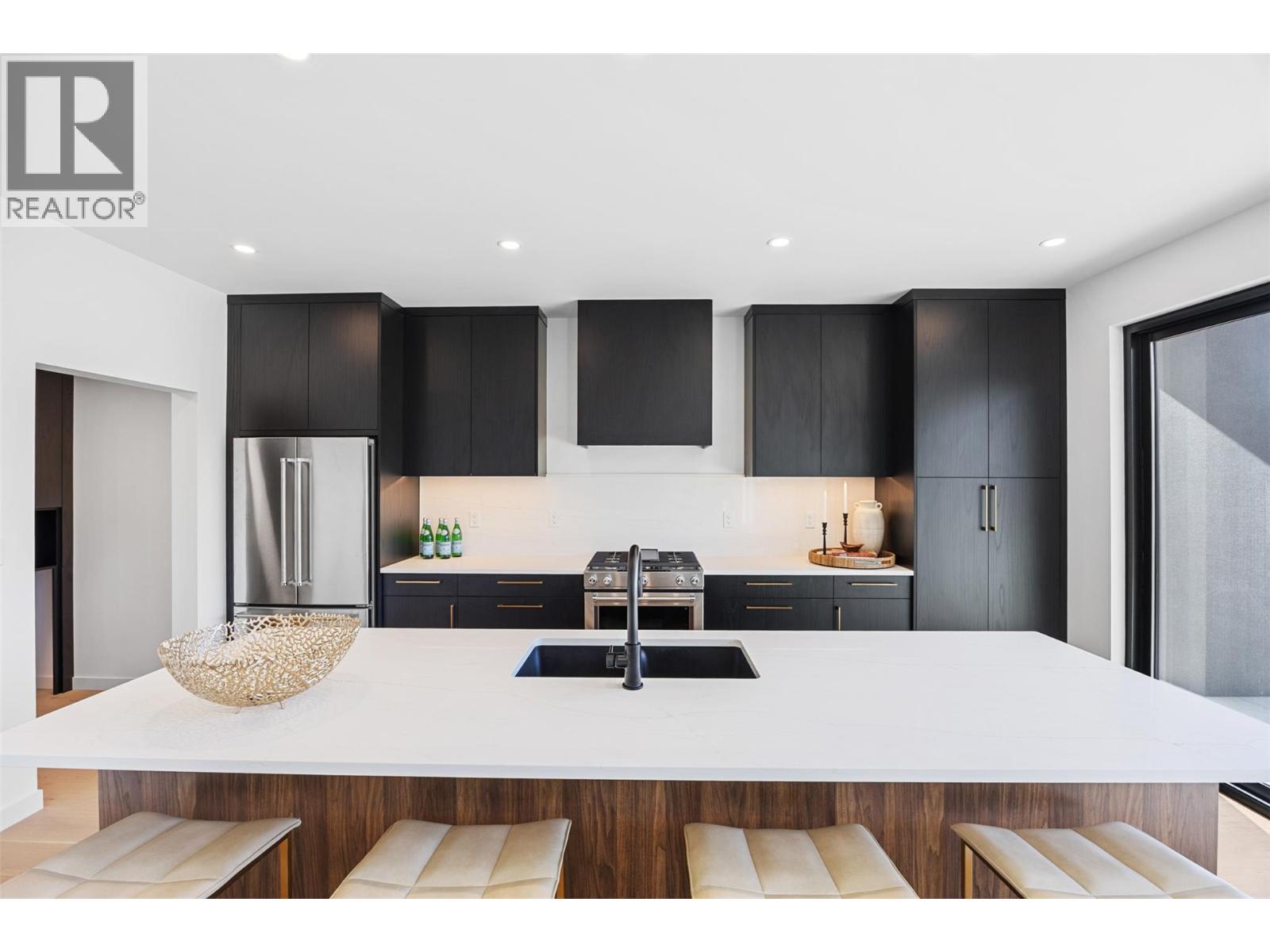 1453 Prairie Rose Court, Kamloops, British Columbia  V2E 0E5 - Photo 9 - 10363881