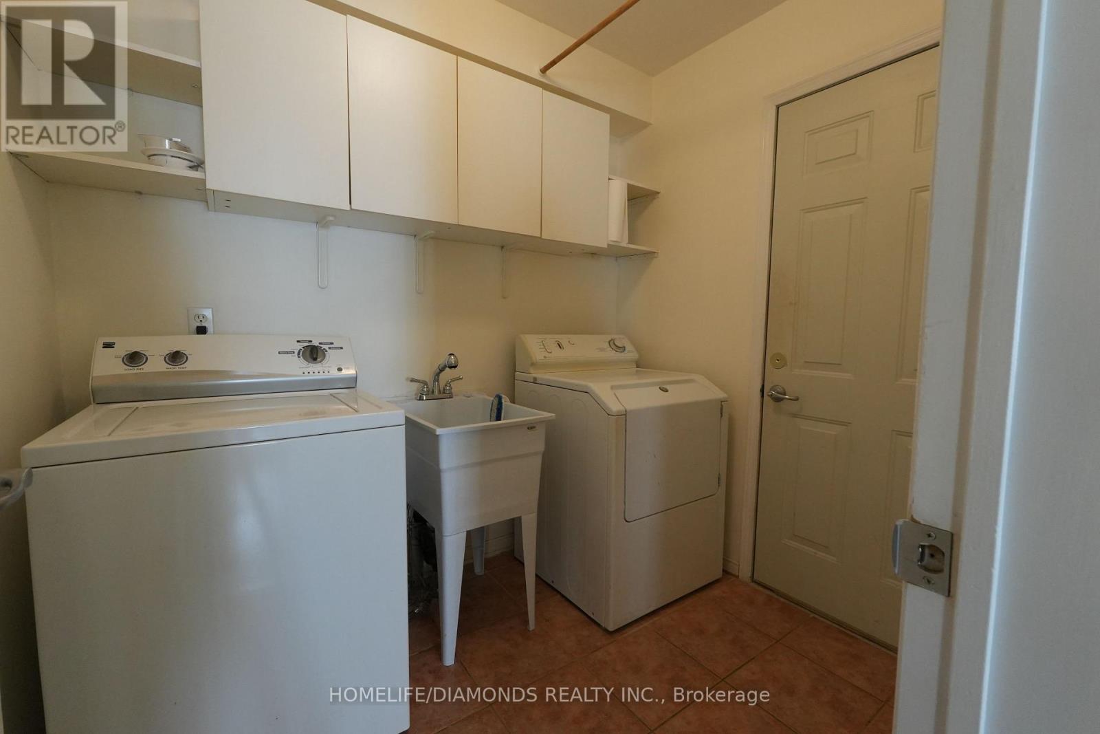 5267 Brookwood Court, Mississauga, Ontario  L5V 2N8 - Photo 21 - W12421954