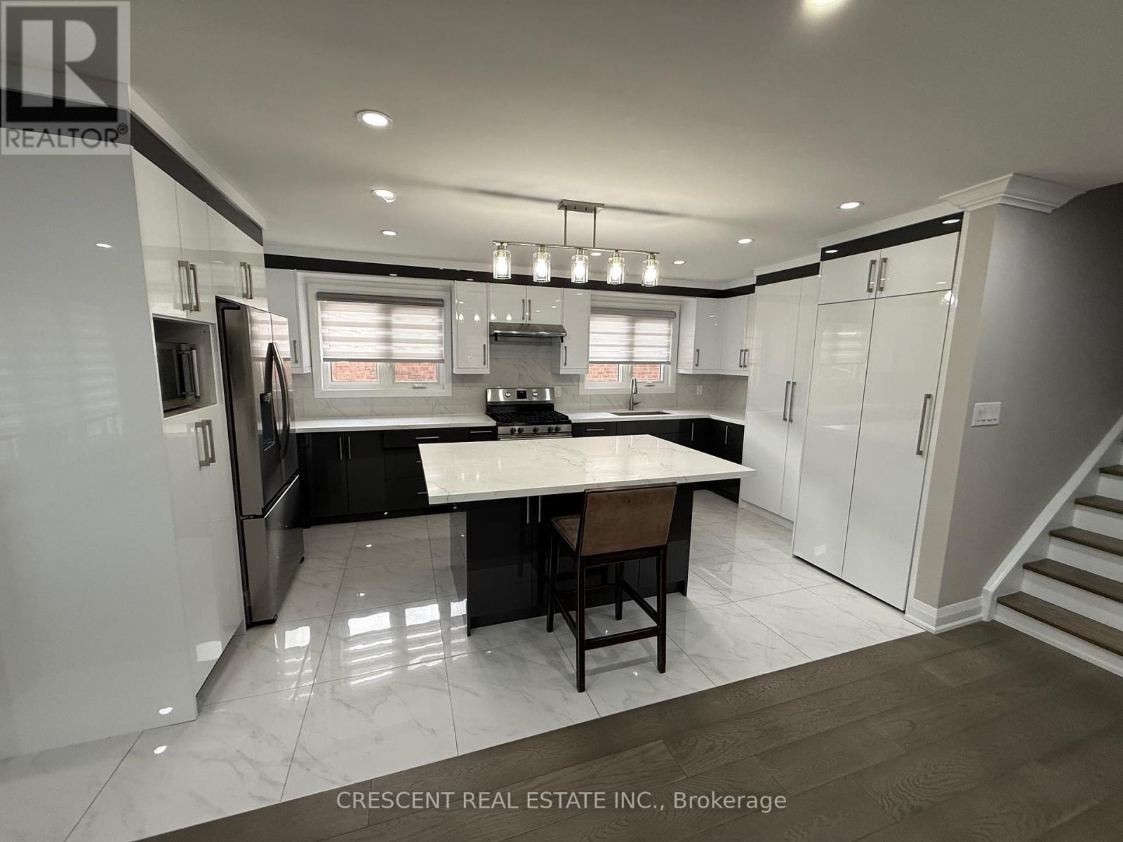 1 - 3941 LONGO CIRCLE, Mississauga, Ontario