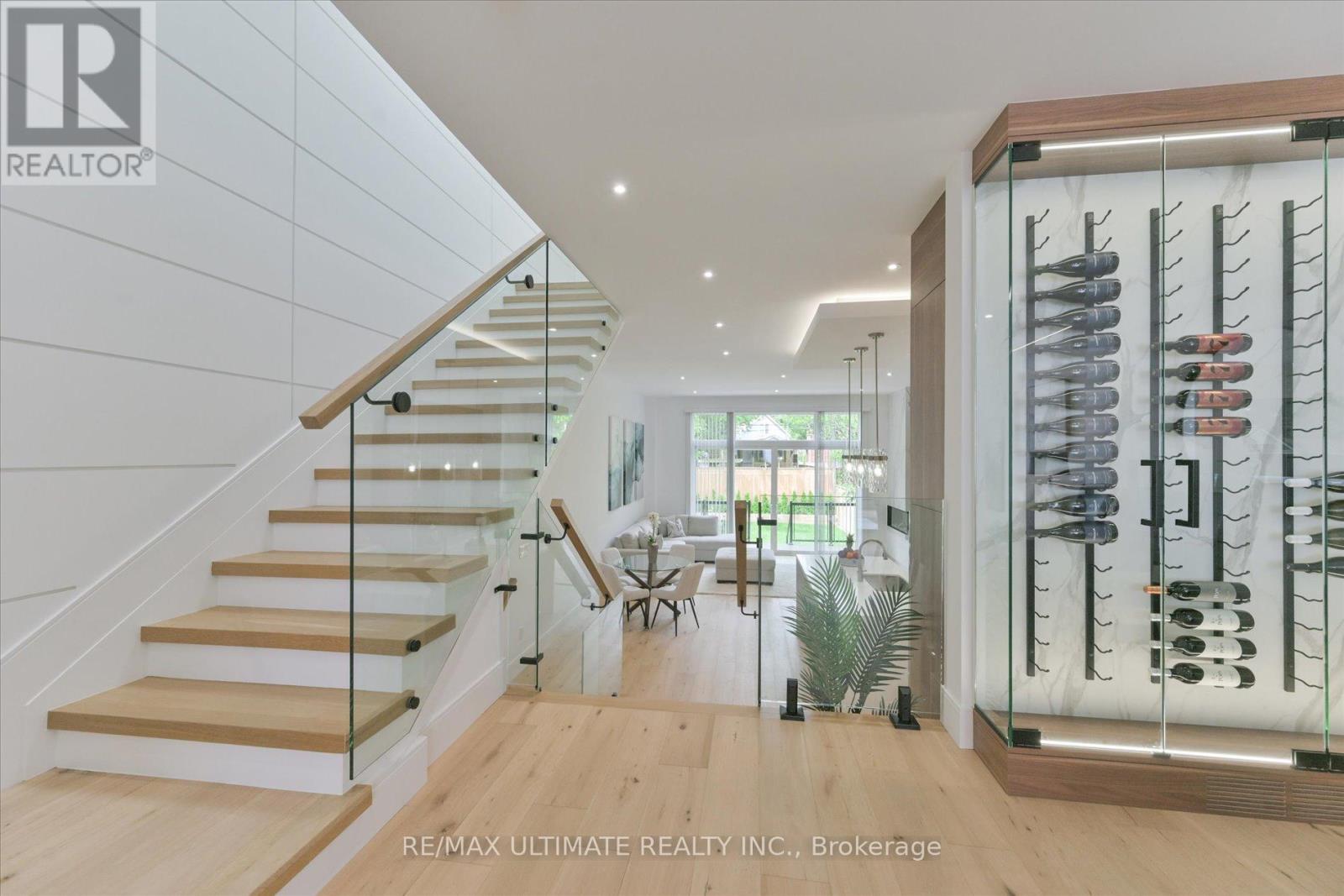 32 Thirty Eighth Street, Toronto, Ontario  M8W 3L9 - Photo 10 - W12422029