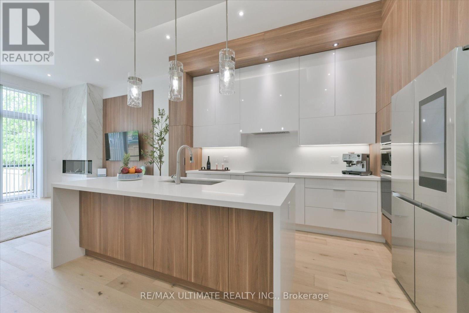 32 Thirty Eighth Street, Toronto, Ontario  M8W 3L9 - Photo 12 - W12422029