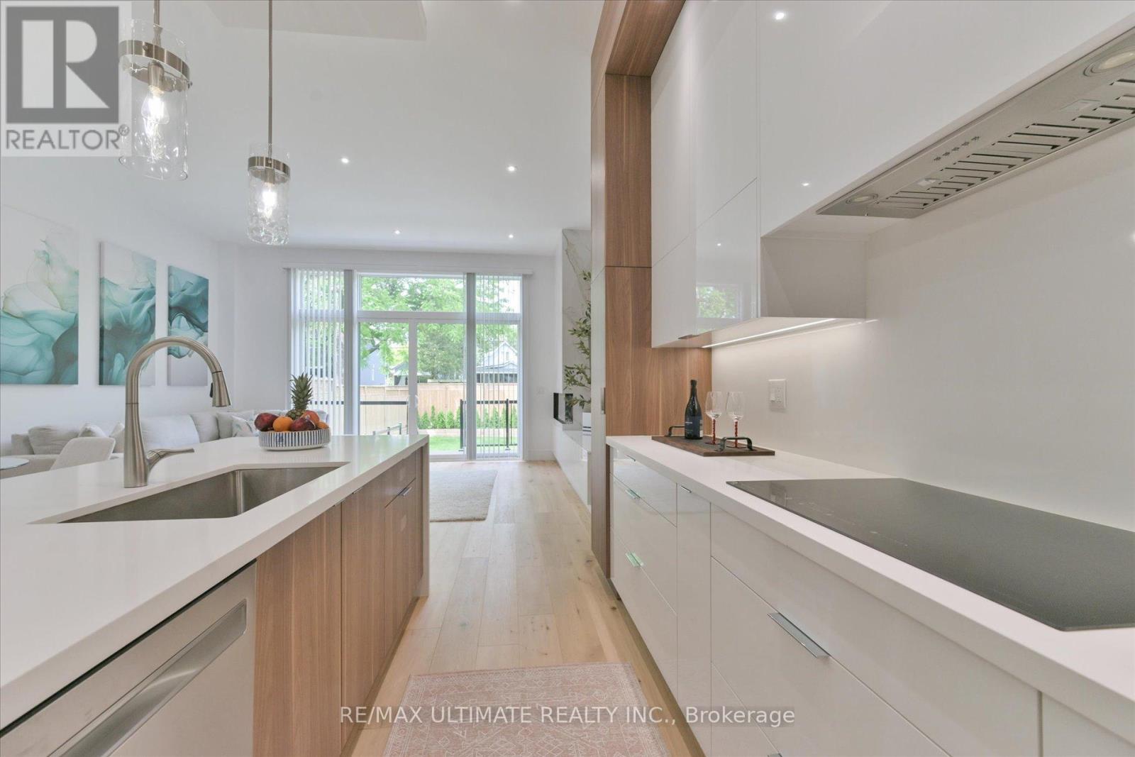 32 Thirty Eighth Street, Toronto, Ontario  M8W 3L9 - Photo 13 - W12422029