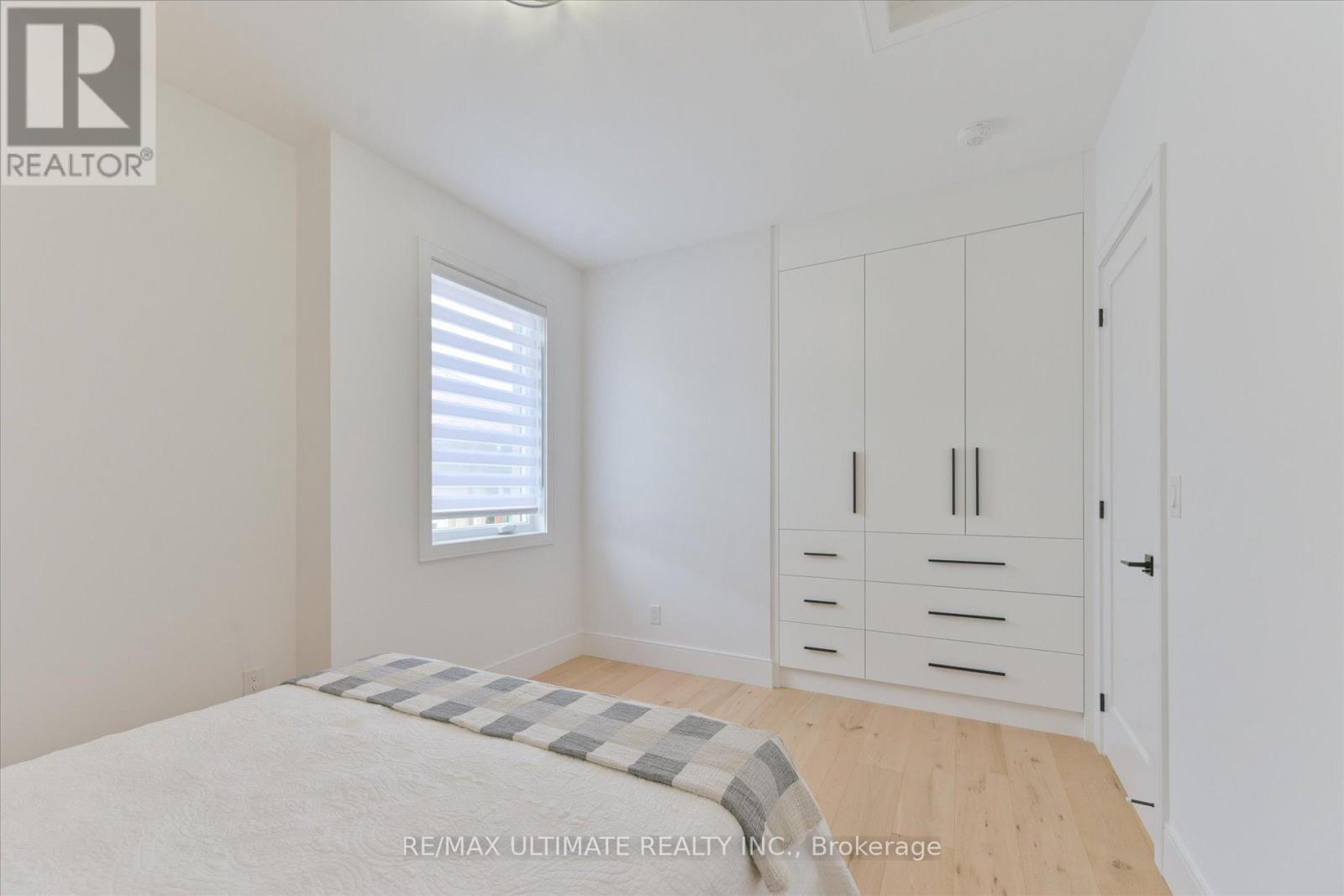 32 Thirty Eighth Street, Toronto, Ontario  M8W 3L9 - Photo 30 - W12422029