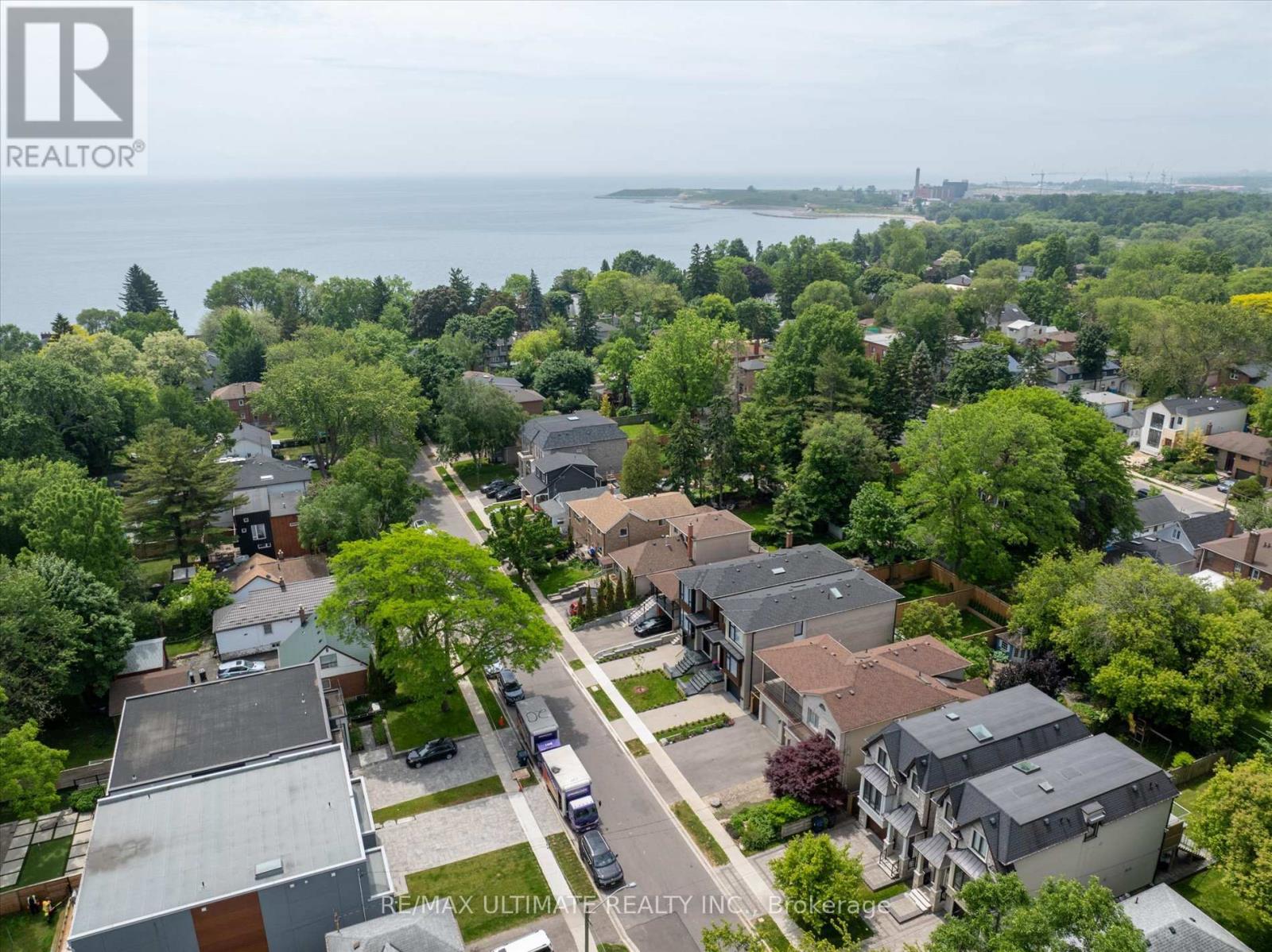 32 Thirty Eighth Street, Toronto, Ontario  M8W 3L9 - Photo 46 - W12422029