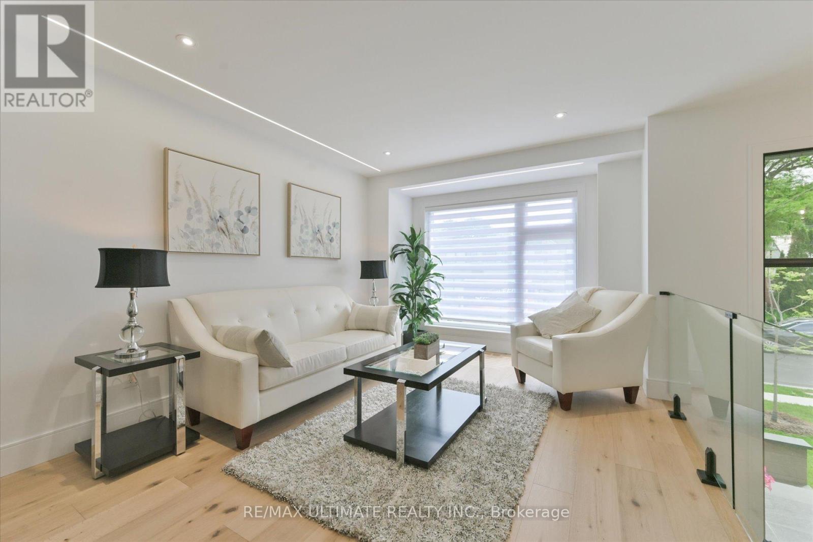 32 Thirty Eighth Street, Toronto, Ontario  M8W 3L9 - Photo 6 - W12422029
