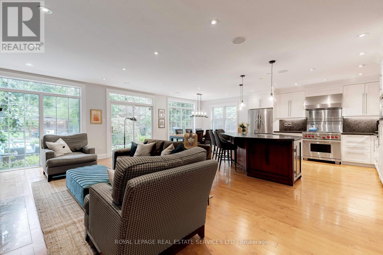 938 Meadow Wood Road, Mississauga, Ontario  L5J 2S6 - Photo 11 - W12422069