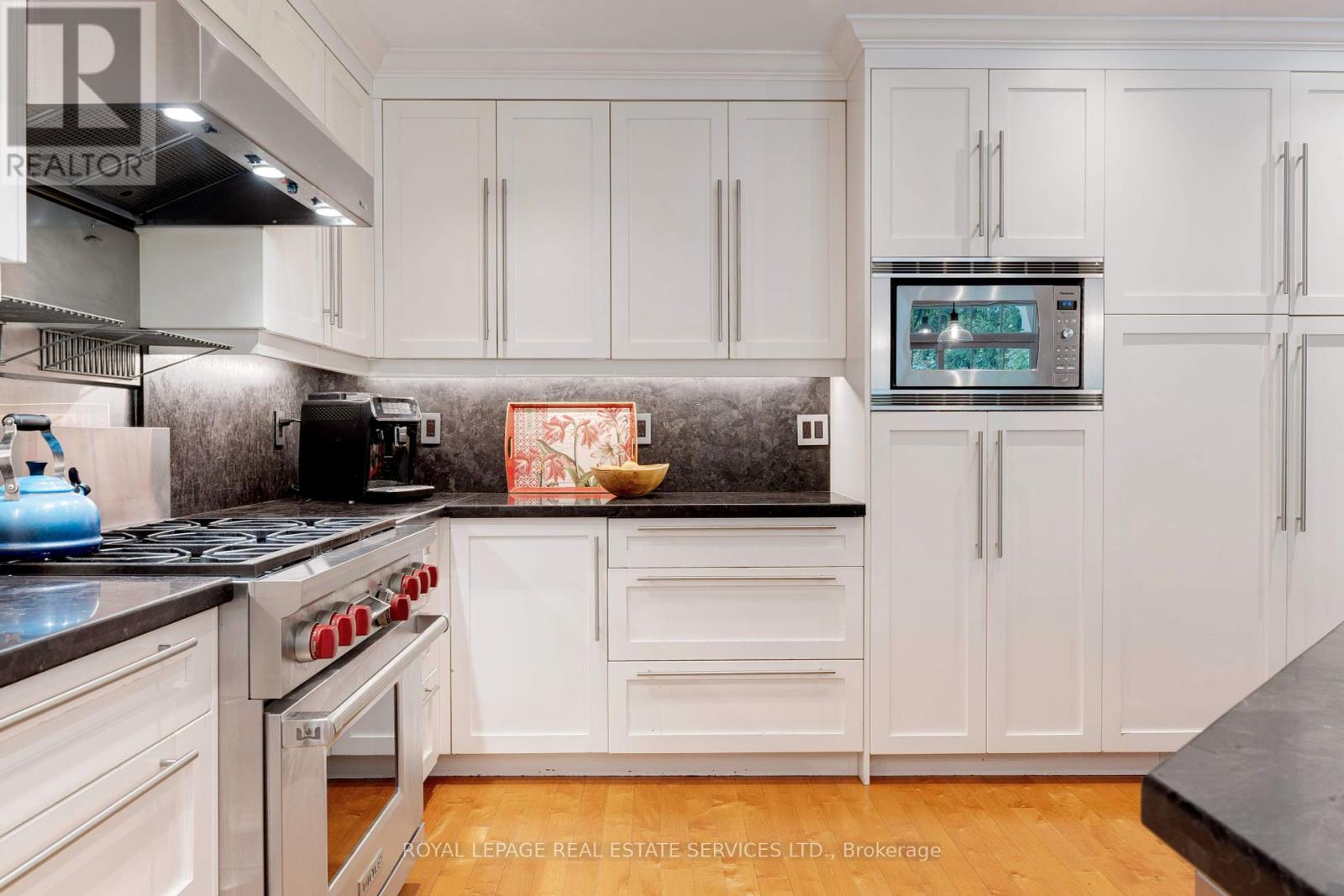 938 Meadow Wood Road, Mississauga, Ontario  L5J 2S6 - Photo 15 - W12422069