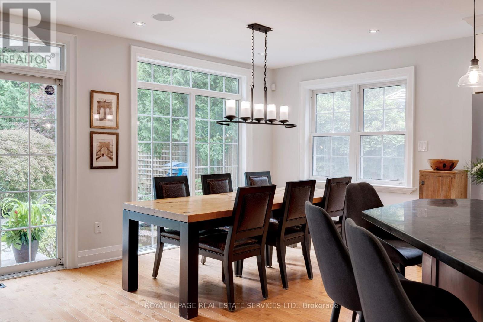 938 Meadow Wood Road, Mississauga, Ontario  L5J 2S6 - Photo 19 - W12422069