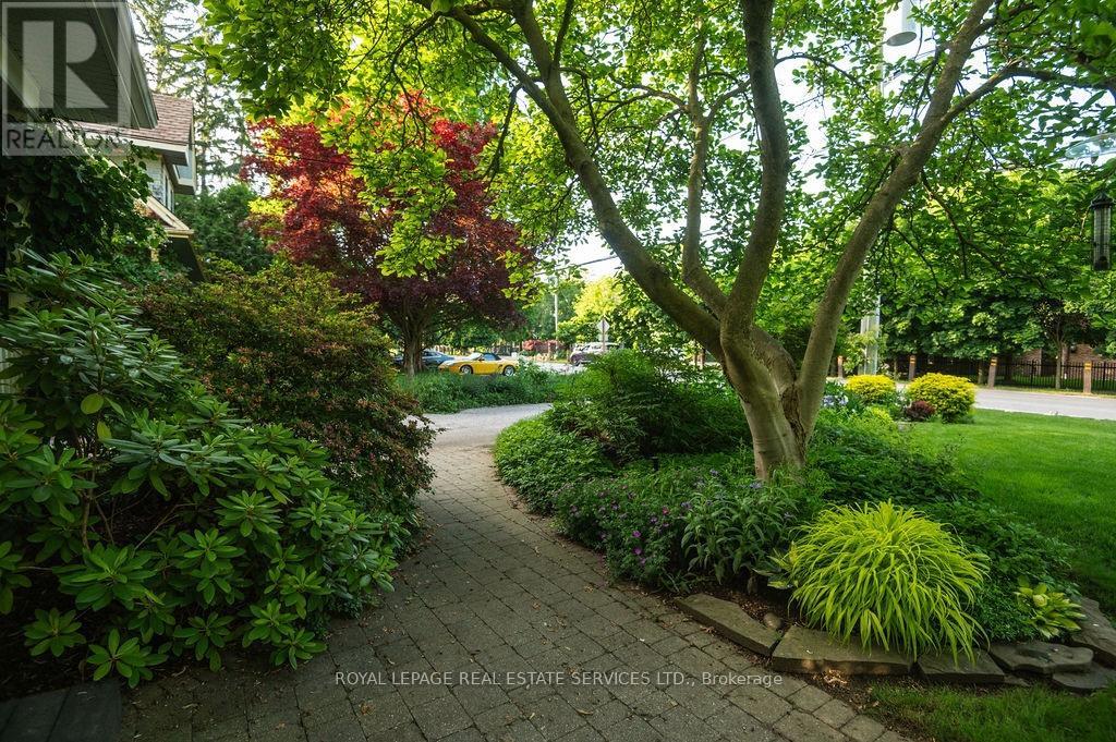 938 Meadow Wood Road, Mississauga, Ontario  L5J 2S6 - Photo 48 - W12422069