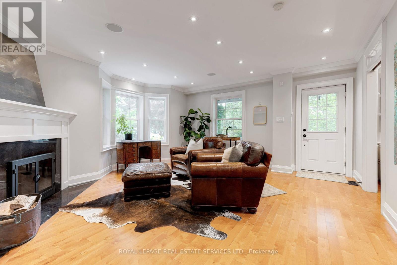 938 Meadow Wood Road, Mississauga, Ontario  L5J 2S6 - Photo 5 - W12422069