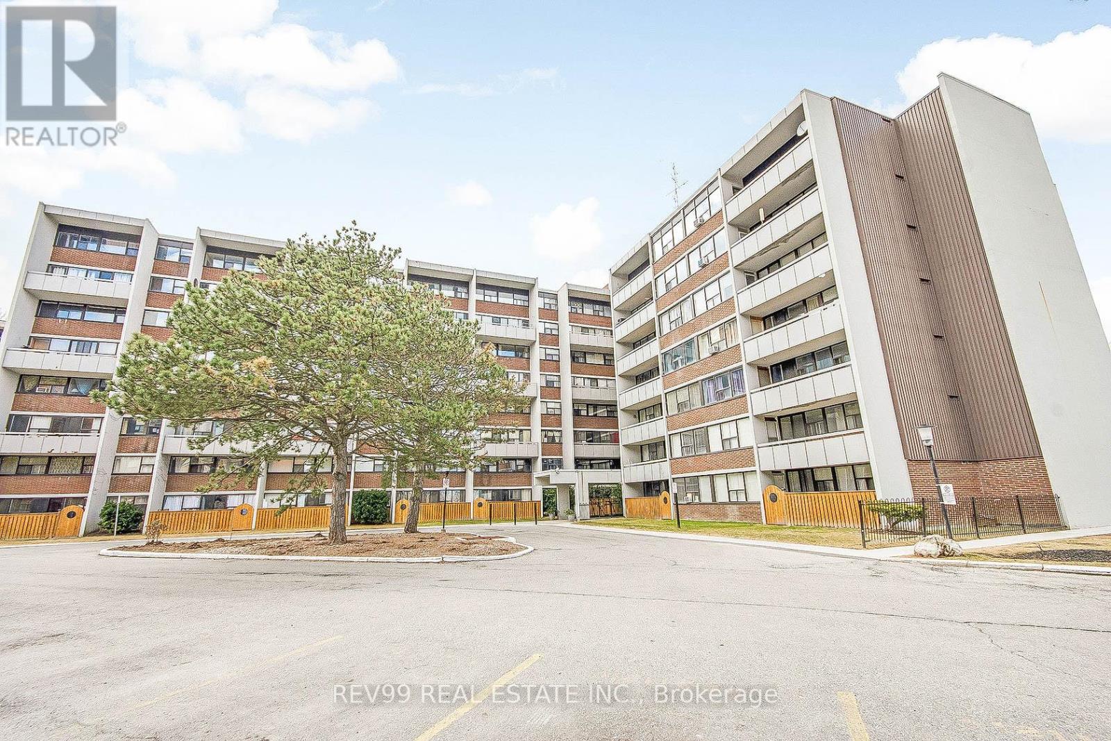 504 - 2121 Roche Court, Mississauga, Ontario  L5K 2C7 - Photo 1 - W12422079