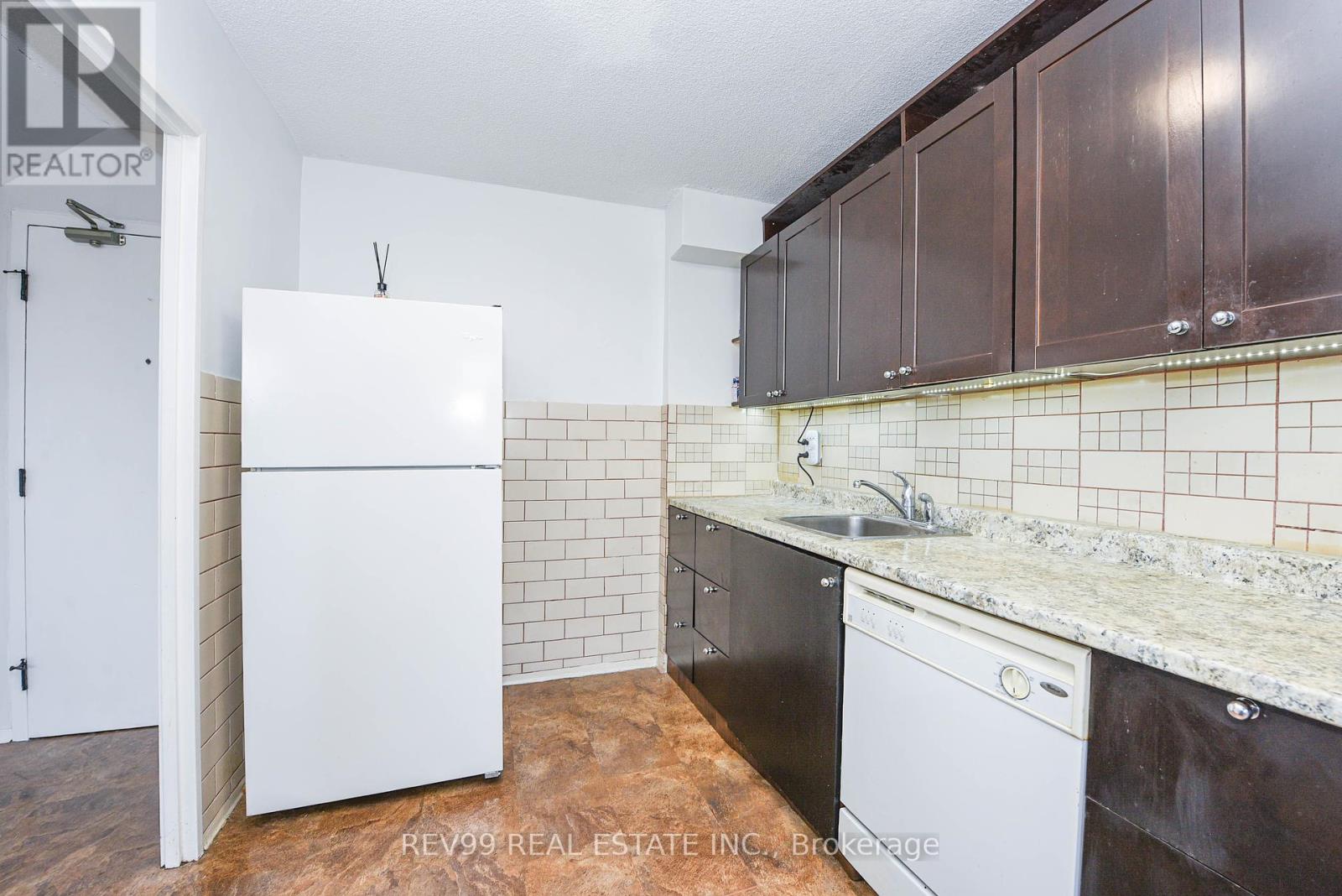 504 - 2121 Roche Court, Mississauga, Ontario  L5K 2C7 - Photo 11 - W12422079