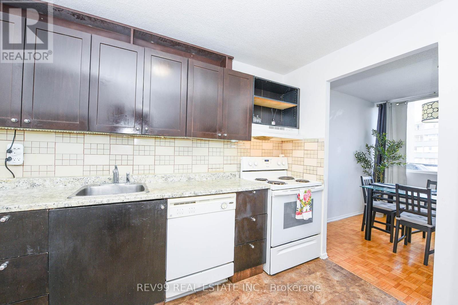 504 - 2121 Roche Court, Mississauga, Ontario  L5K 2C7 - Photo 12 - W12422079