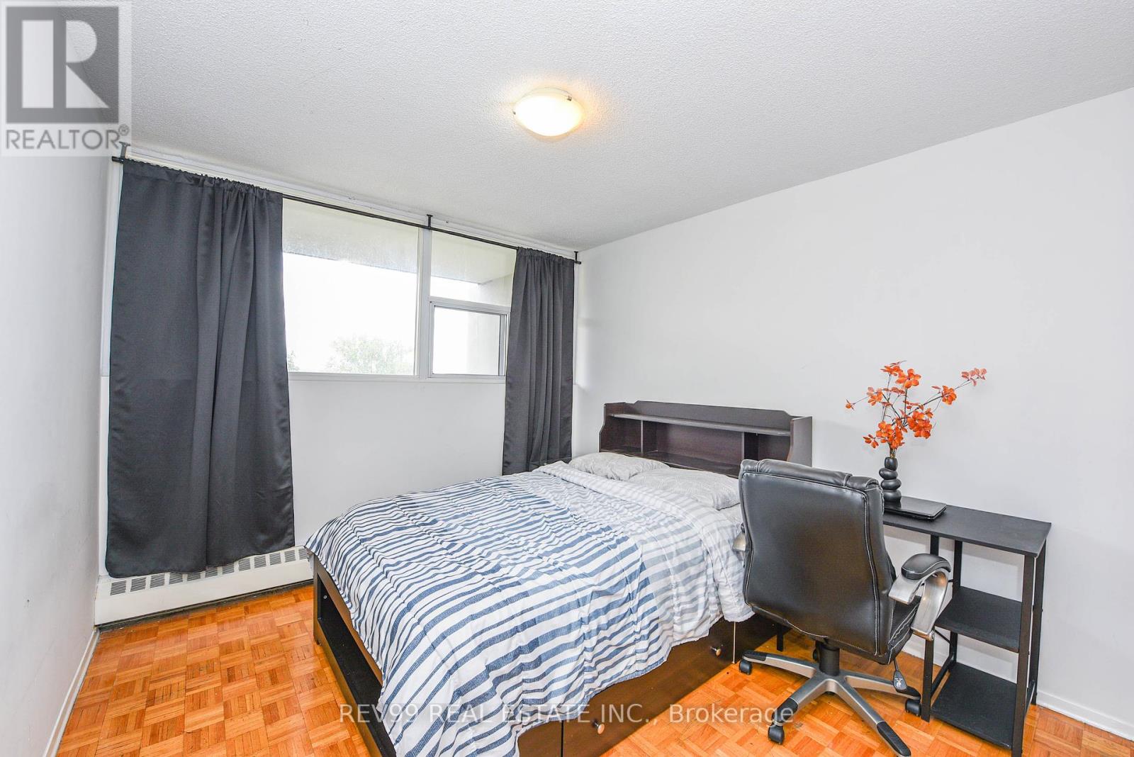 504 - 2121 Roche Court, Mississauga, Ontario  L5K 2C7 - Photo 15 - W12422079