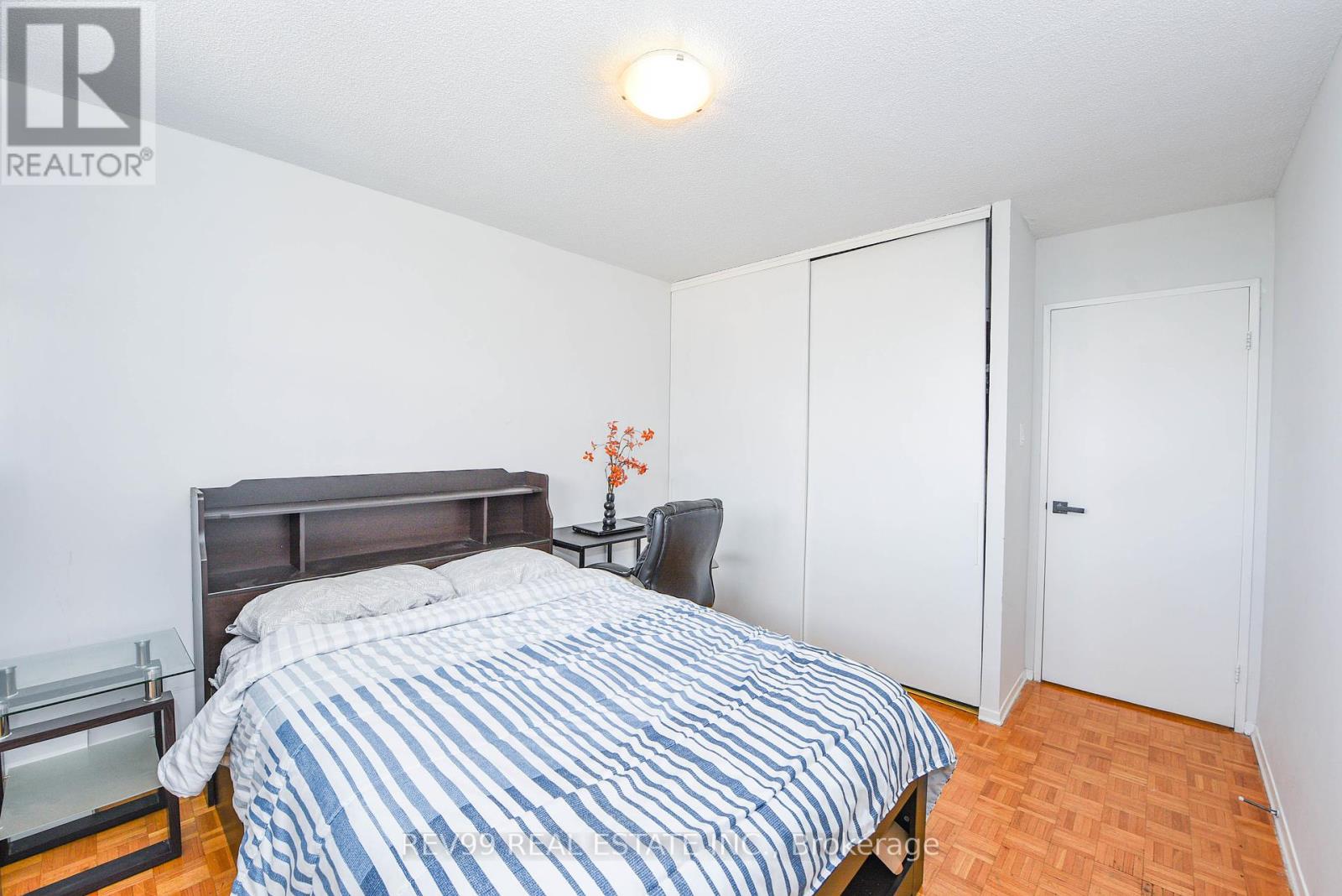 504 - 2121 Roche Court, Mississauga, Ontario  L5K 2C7 - Photo 16 - W12422079