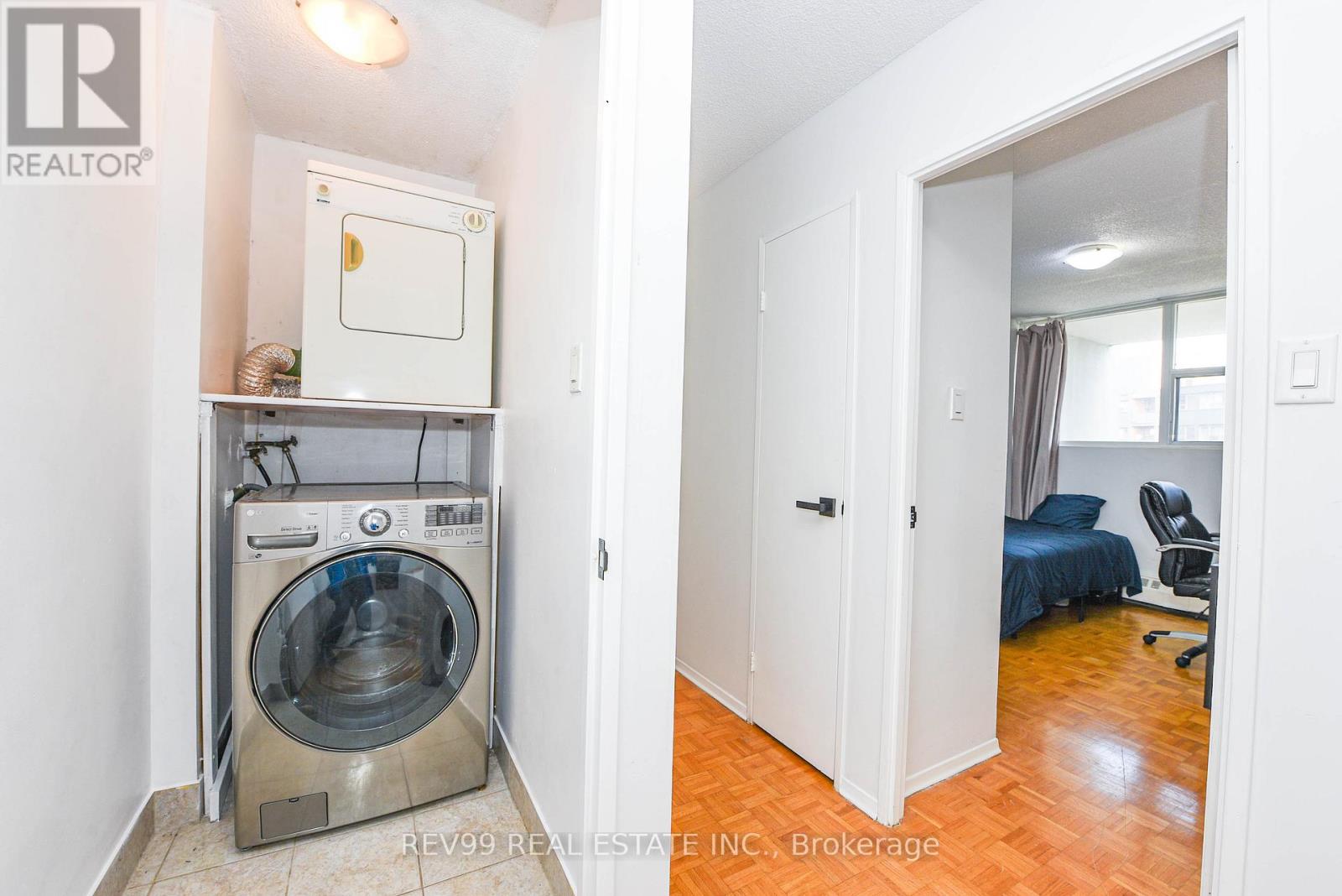 504 - 2121 Roche Court, Mississauga, Ontario  L5K 2C7 - Photo 17 - W12422079