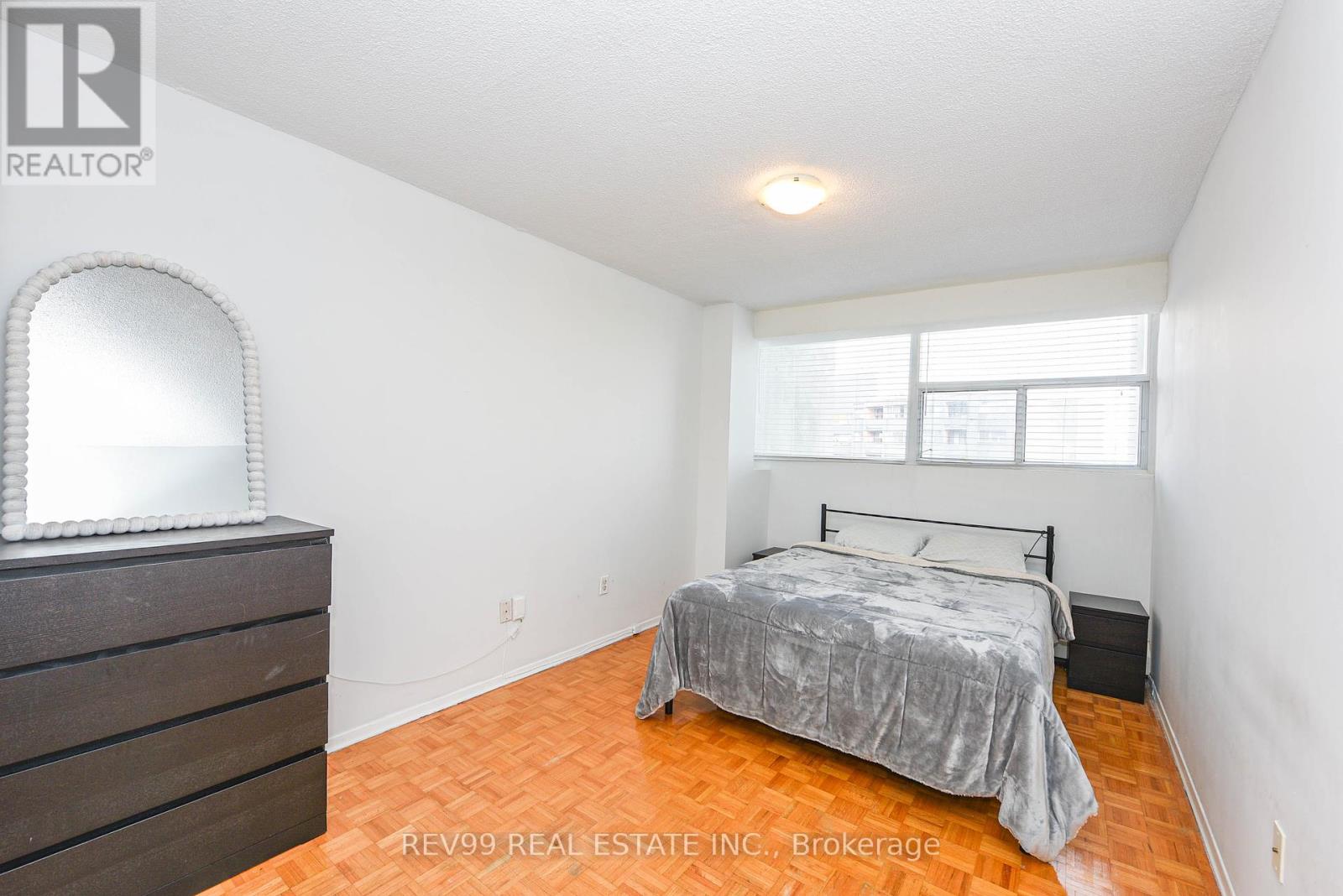 504 - 2121 Roche Court, Mississauga, Ontario  L5K 2C7 - Photo 23 - W12422079