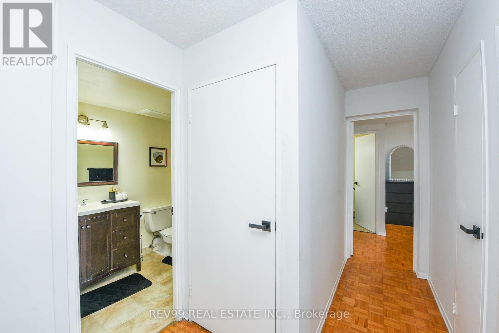 504 - 2121 Roche Court, Mississauga, Ontario  L5K 2C7 - Photo 29 - W12422079