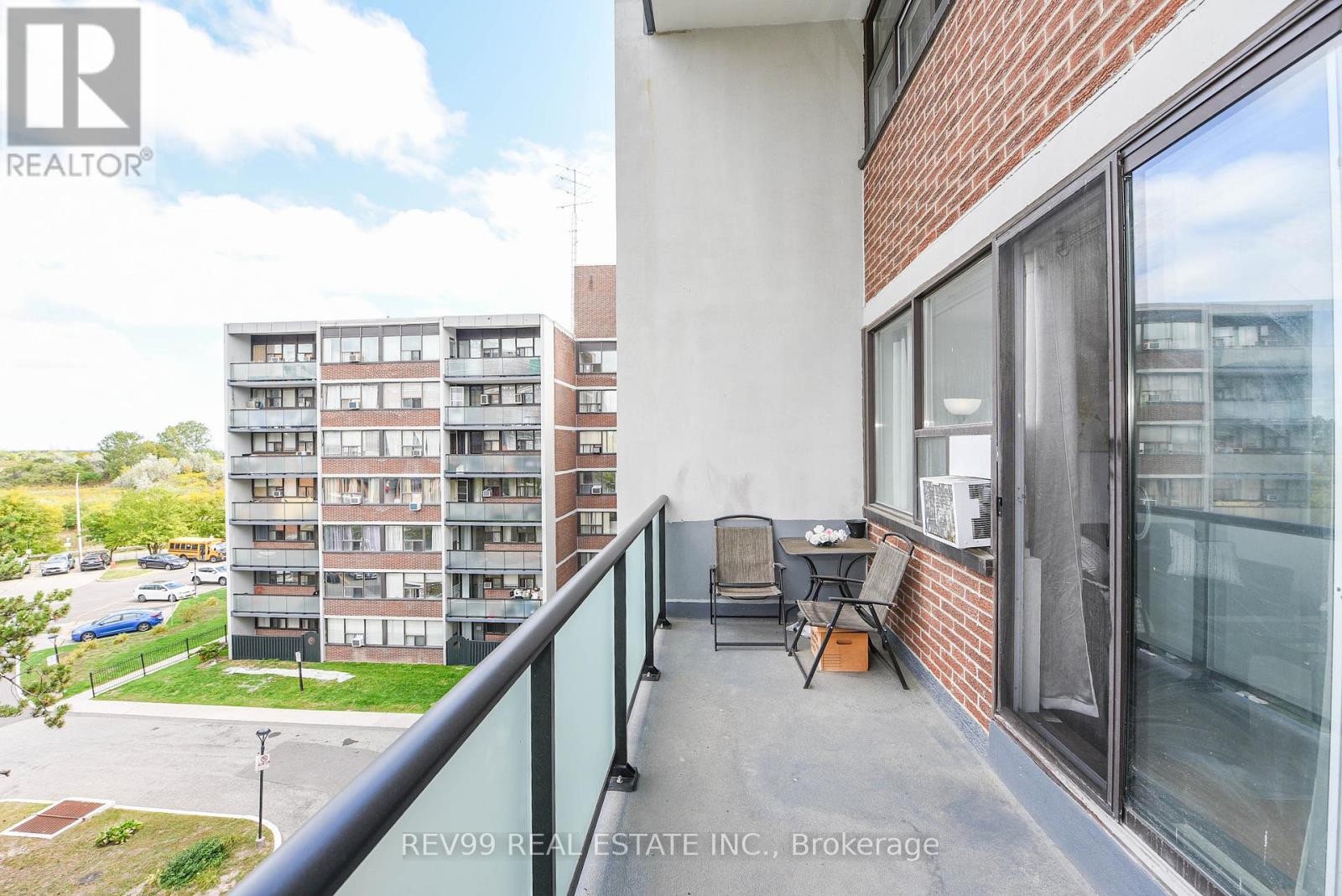 504 - 2121 Roche Court, Mississauga, Ontario  L5K 2C7 - Photo 31 - W12422079