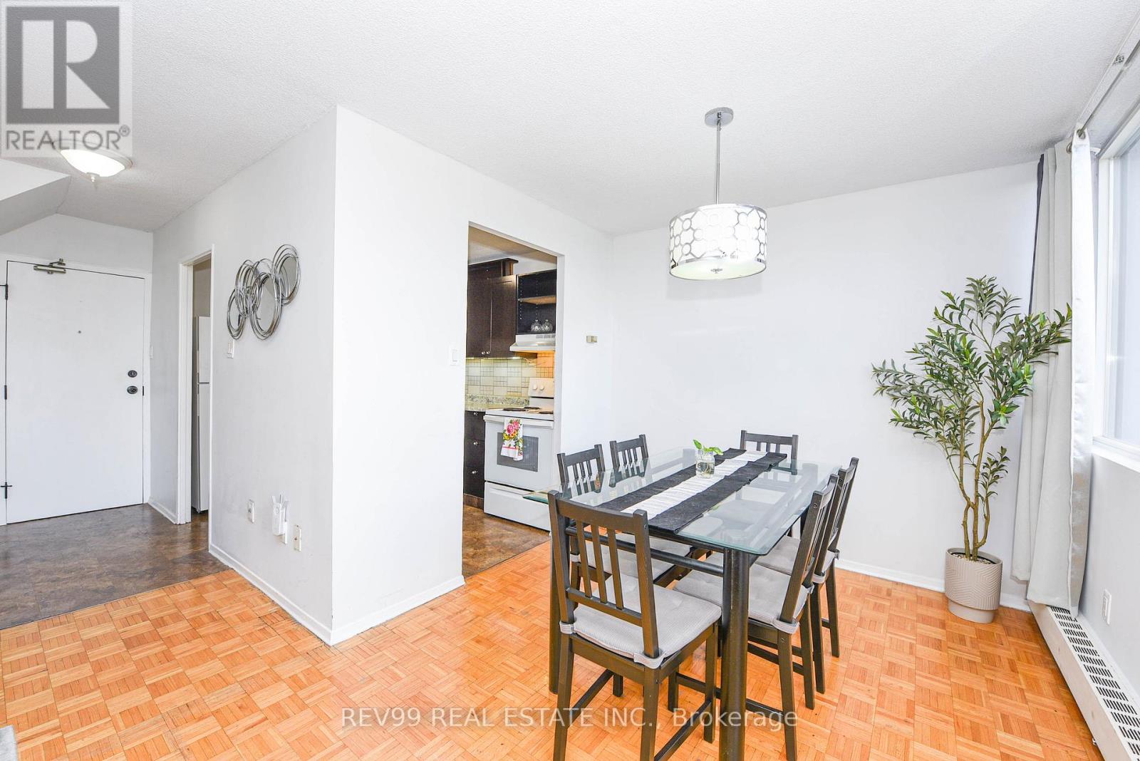 504 - 2121 Roche Court, Mississauga, Ontario  L5K 2C7 - Photo 9 - W12422079