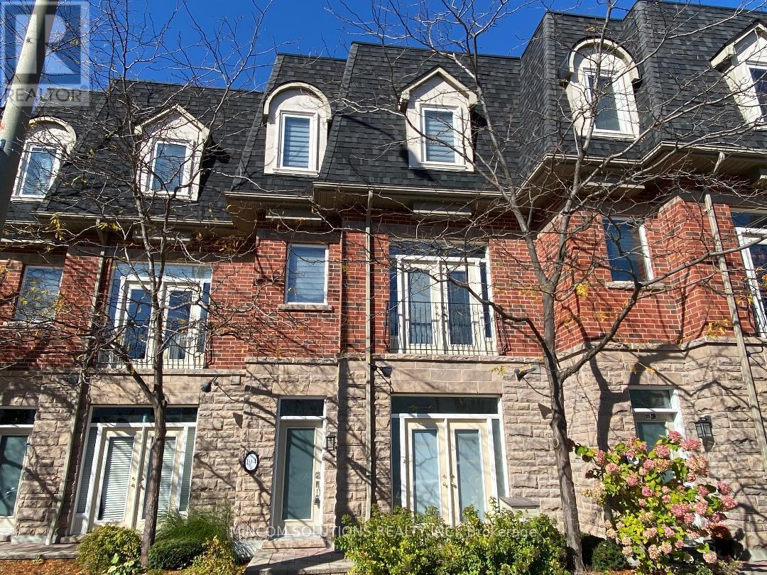 194 Lakeshore Road W, Mississauga (Port Credit), Ontario  L5H 1G6 - Photo 3 - W12420611
