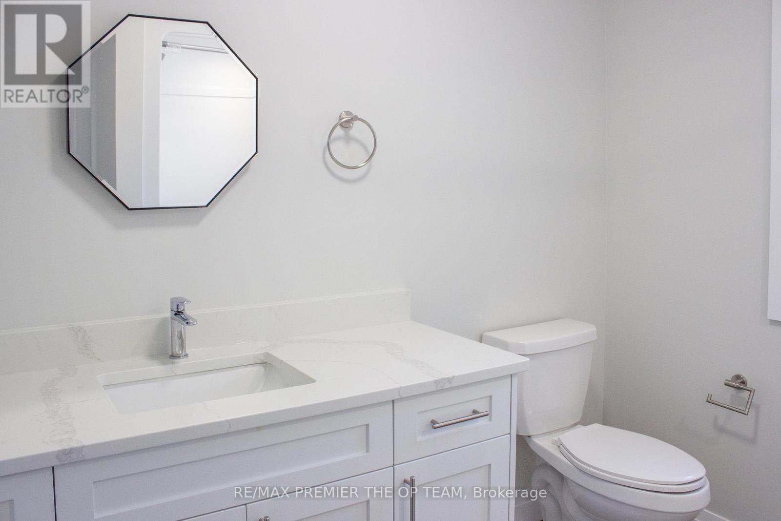 On - 103 Eagle Street, Leamington, Ontario  N8H 0G5 - Photo 17 - X12416425