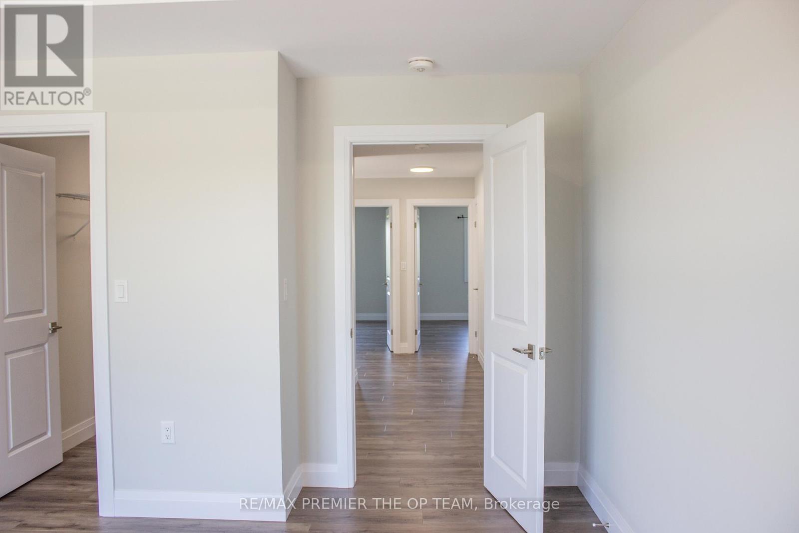 On - 103 Eagle Street, Leamington, Ontario  N8H 0G5 - Photo 19 - X12416425