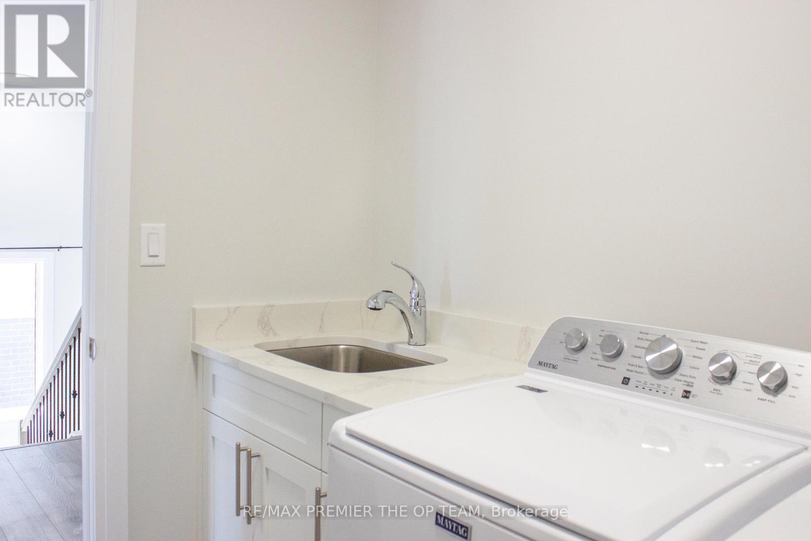 On - 103 Eagle Street, Leamington, Ontario  N8H 0G5 - Photo 14 - X12416425